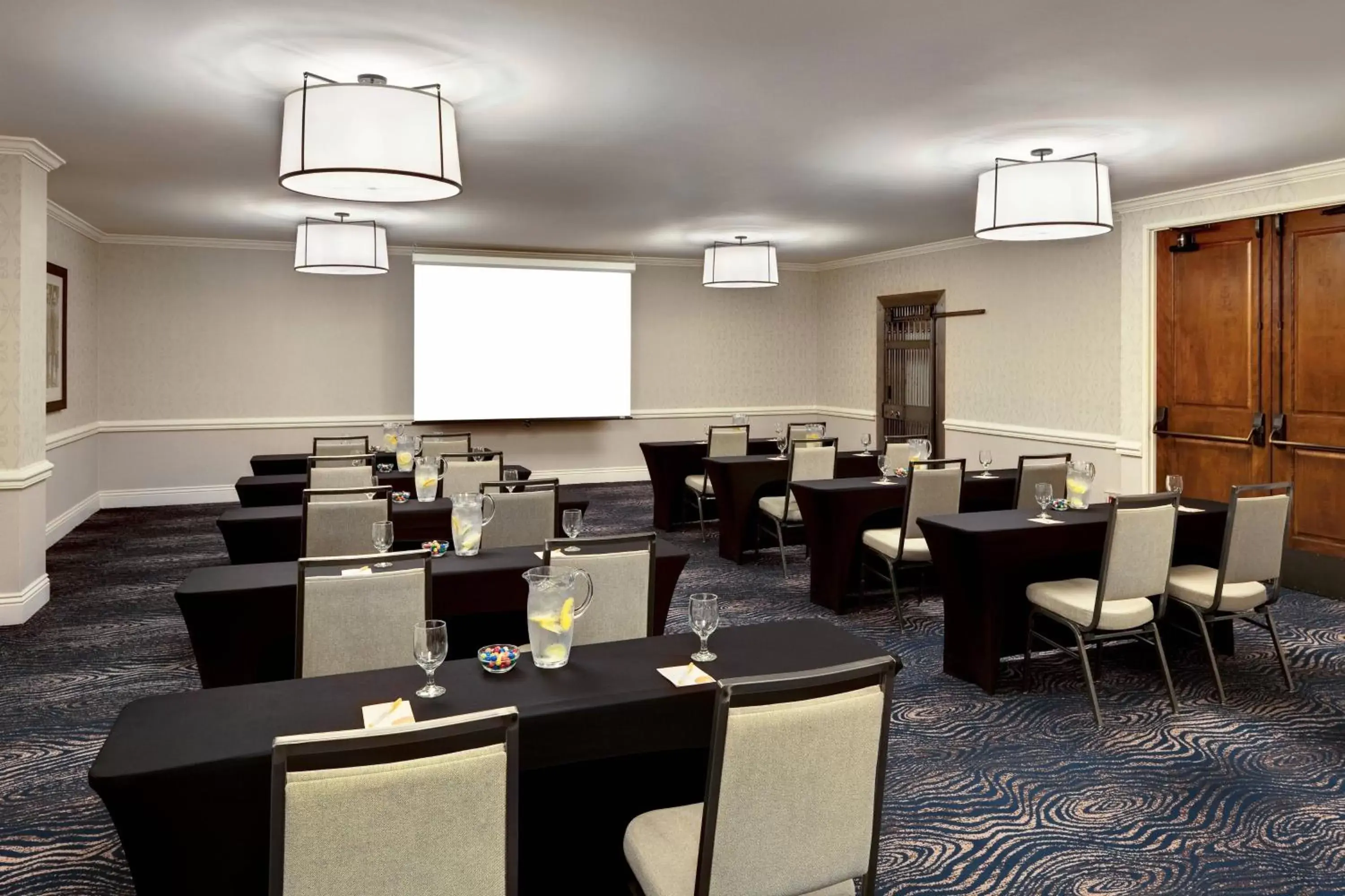 Meeting/conference room, Restaurant/Places to Eat in Courtyard by Marriott San Diego Downtown