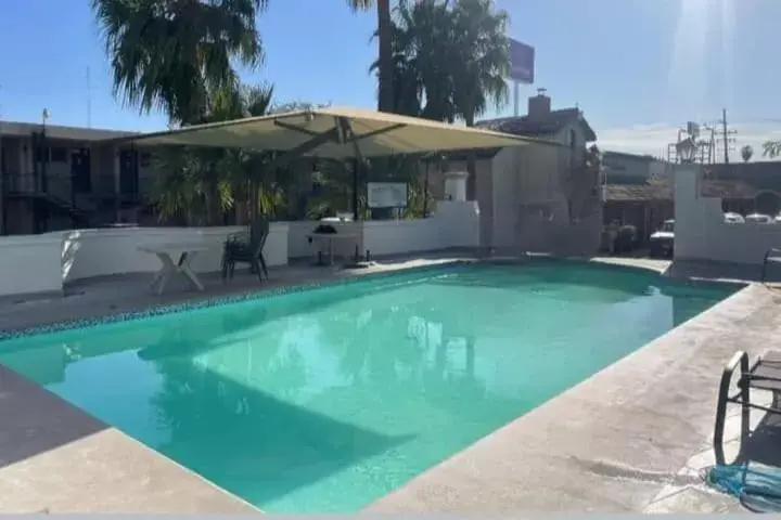 Swimming Pool in Hotel Siesta Real