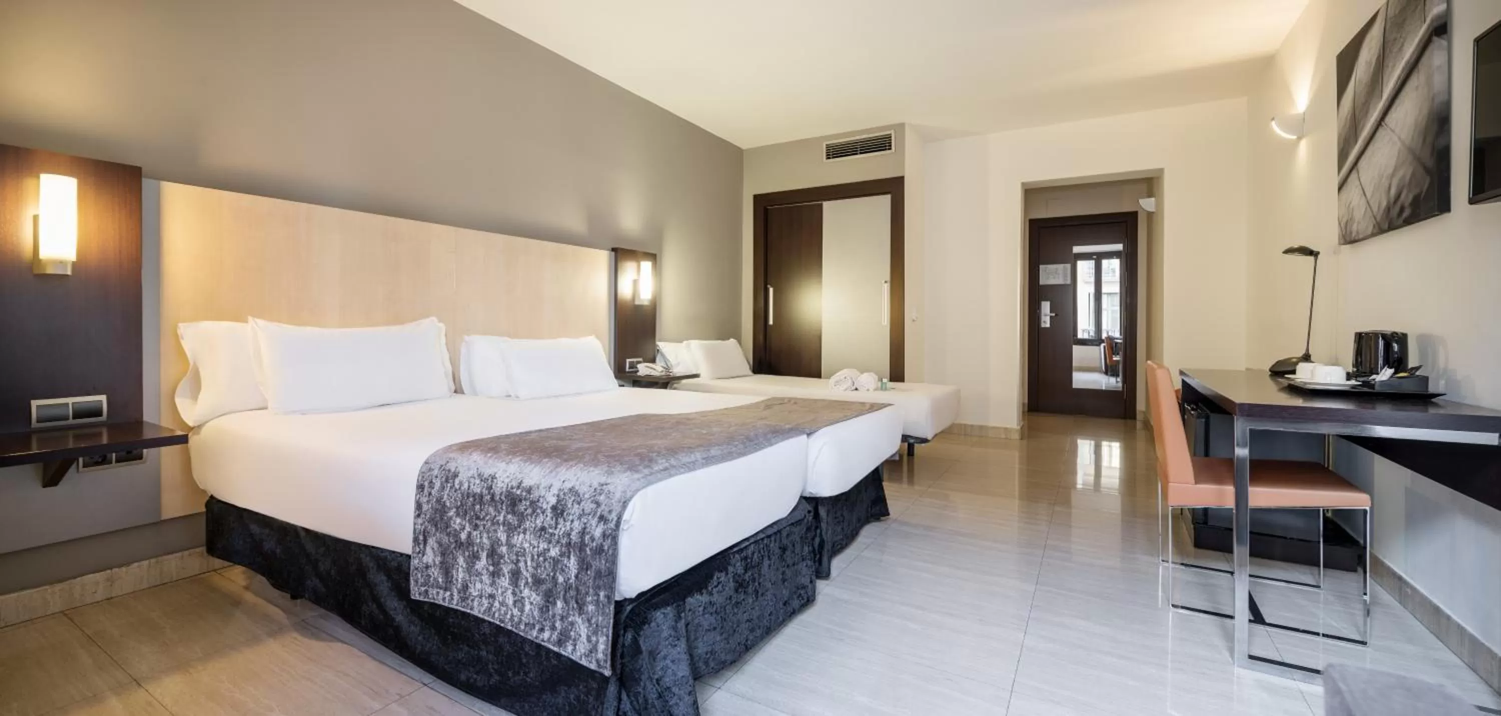 Bed in Ilunion Almirante