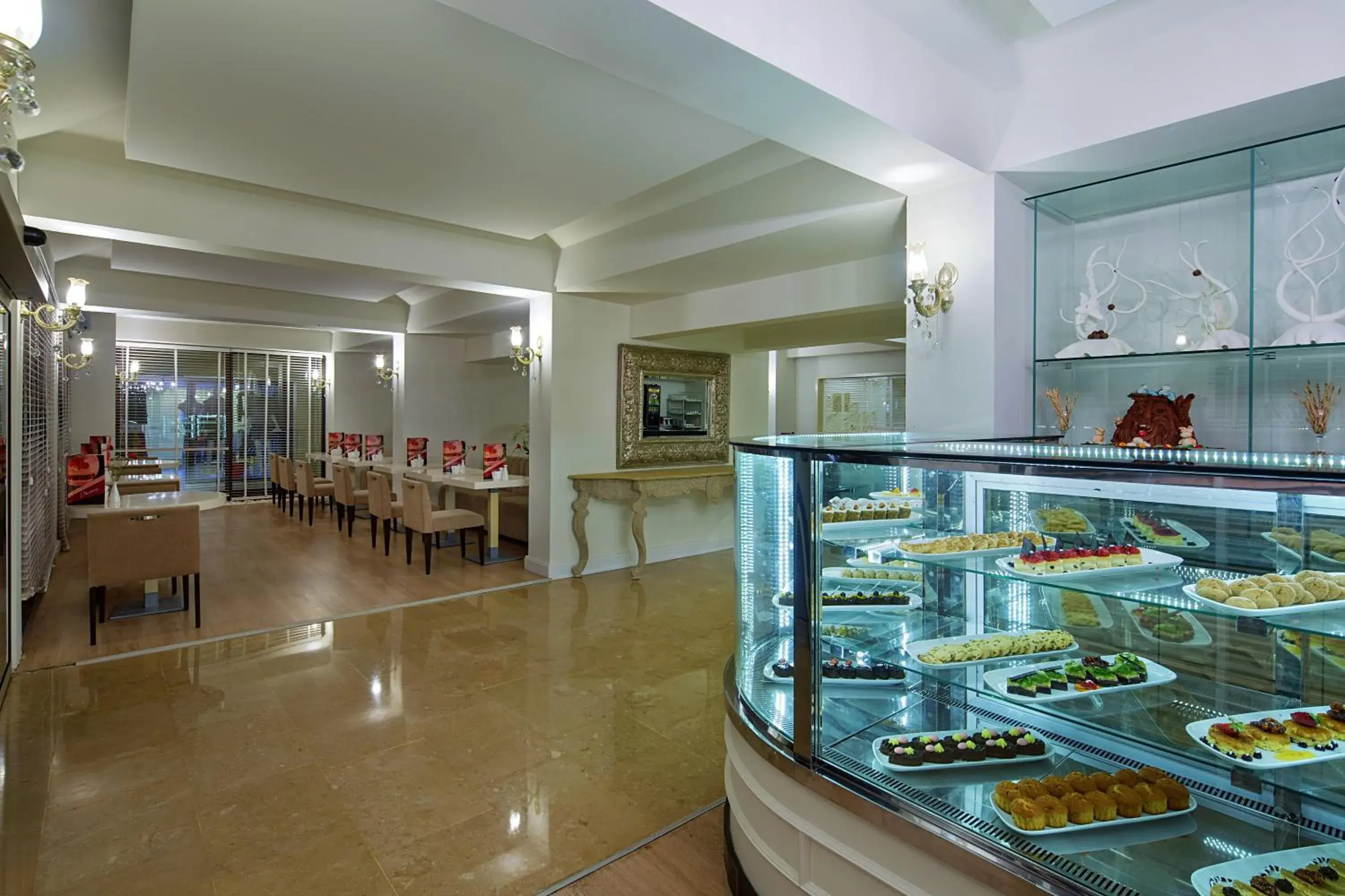 Food and drinks, Restaurant/Places to Eat in Bellis Deluxe Hotel