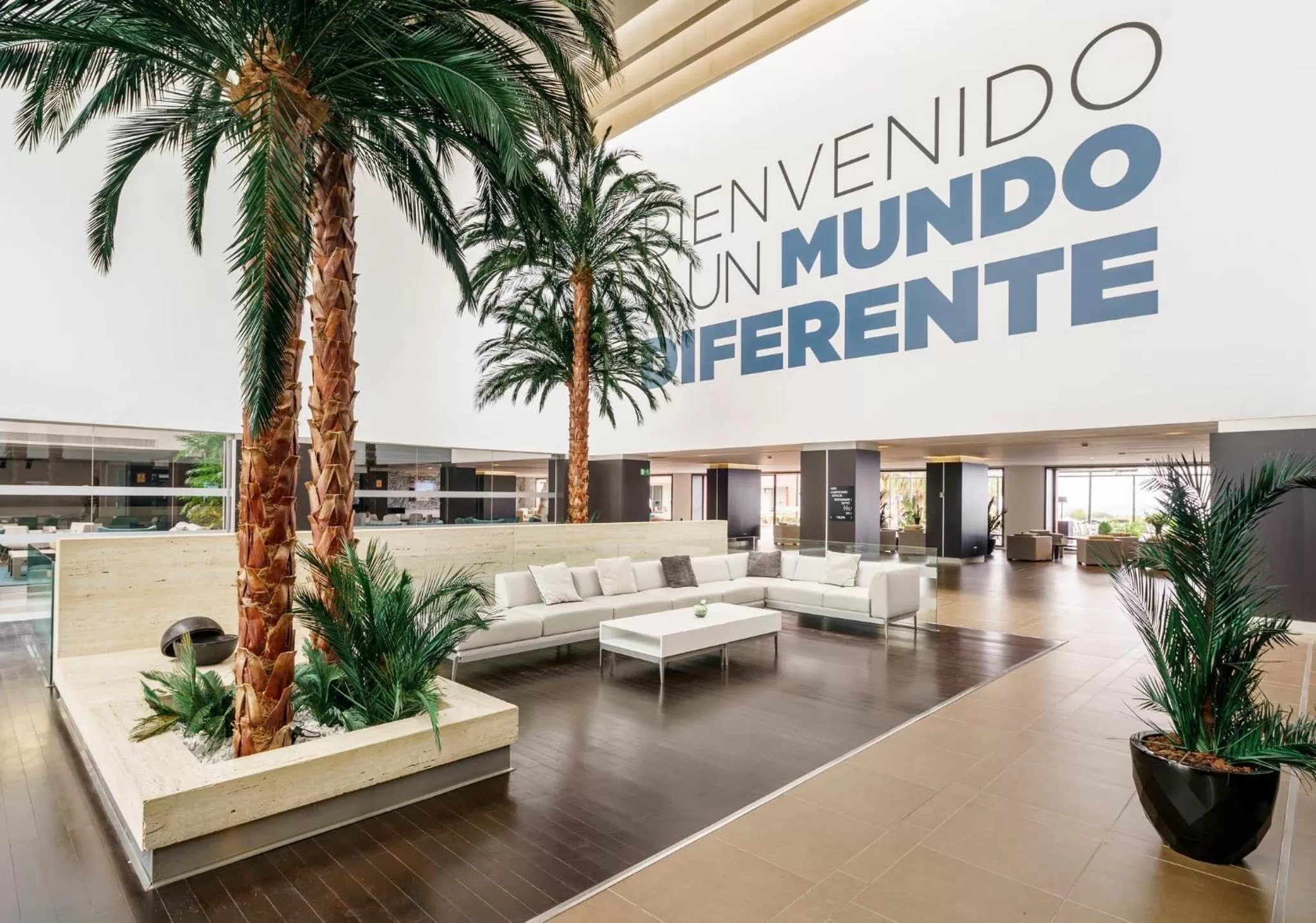 Lobby or reception in Ilunion Calas de Conil