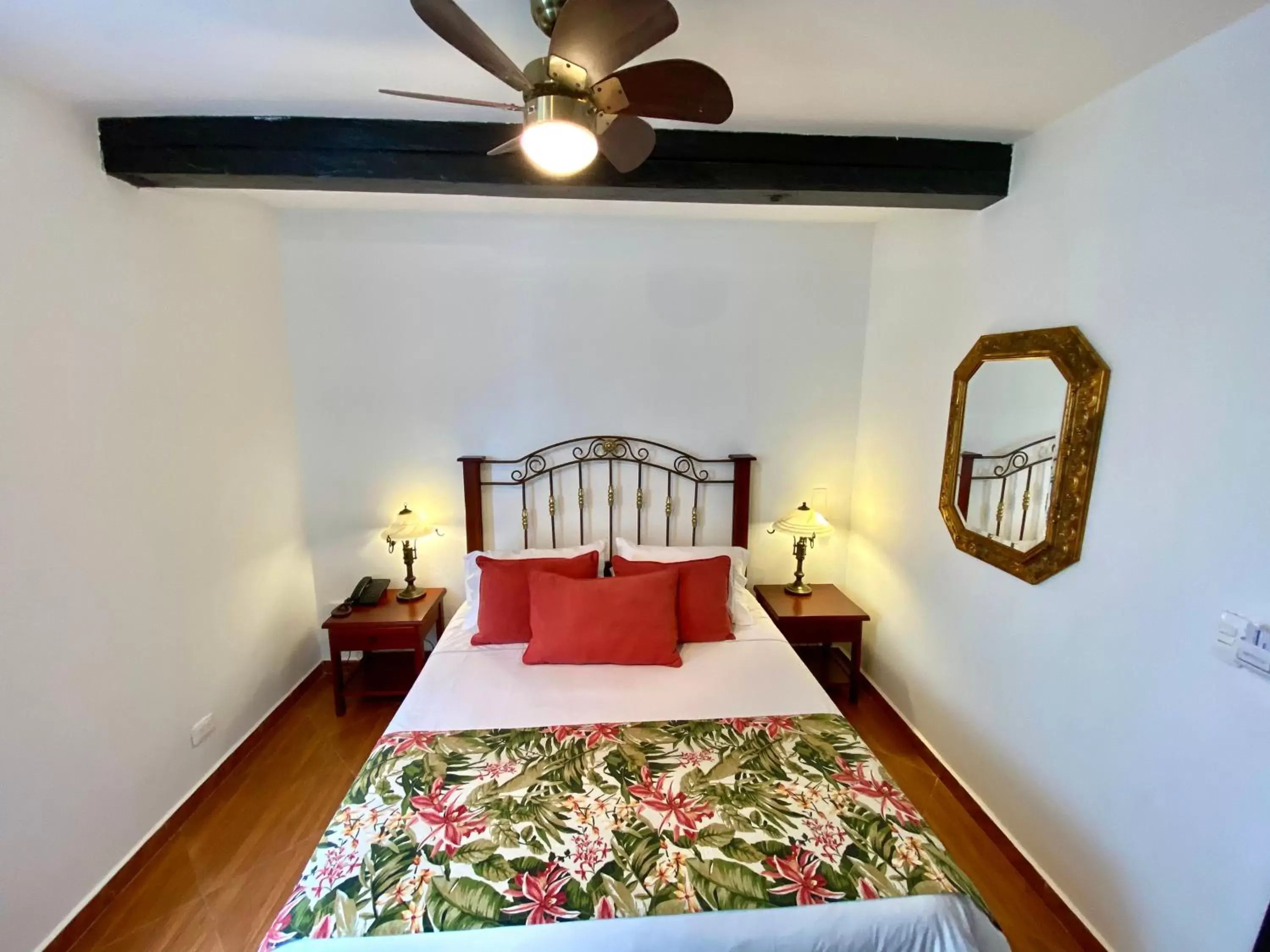 Bedroom, Bed in Hotel El Mirador del Cocora