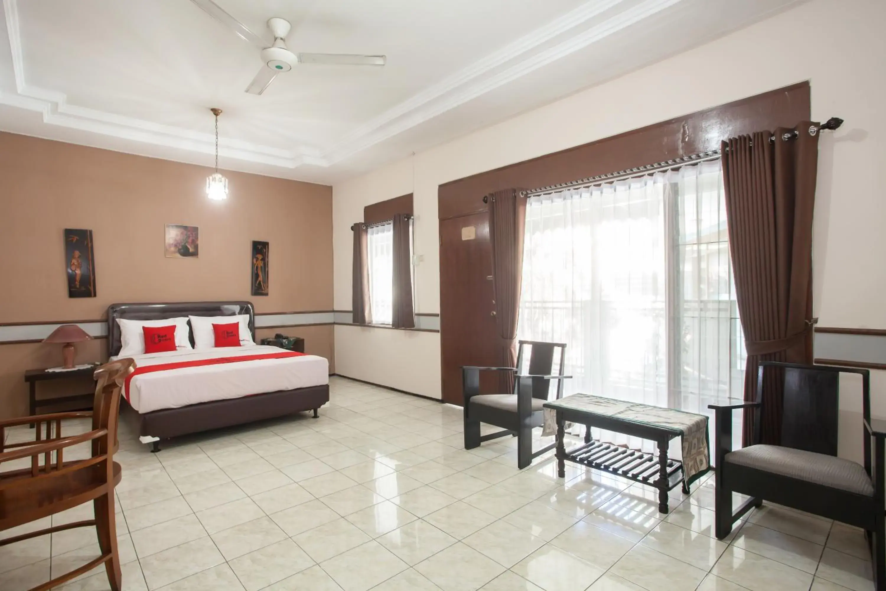 Bedroom in RedDoorz near Balai Kota Malang