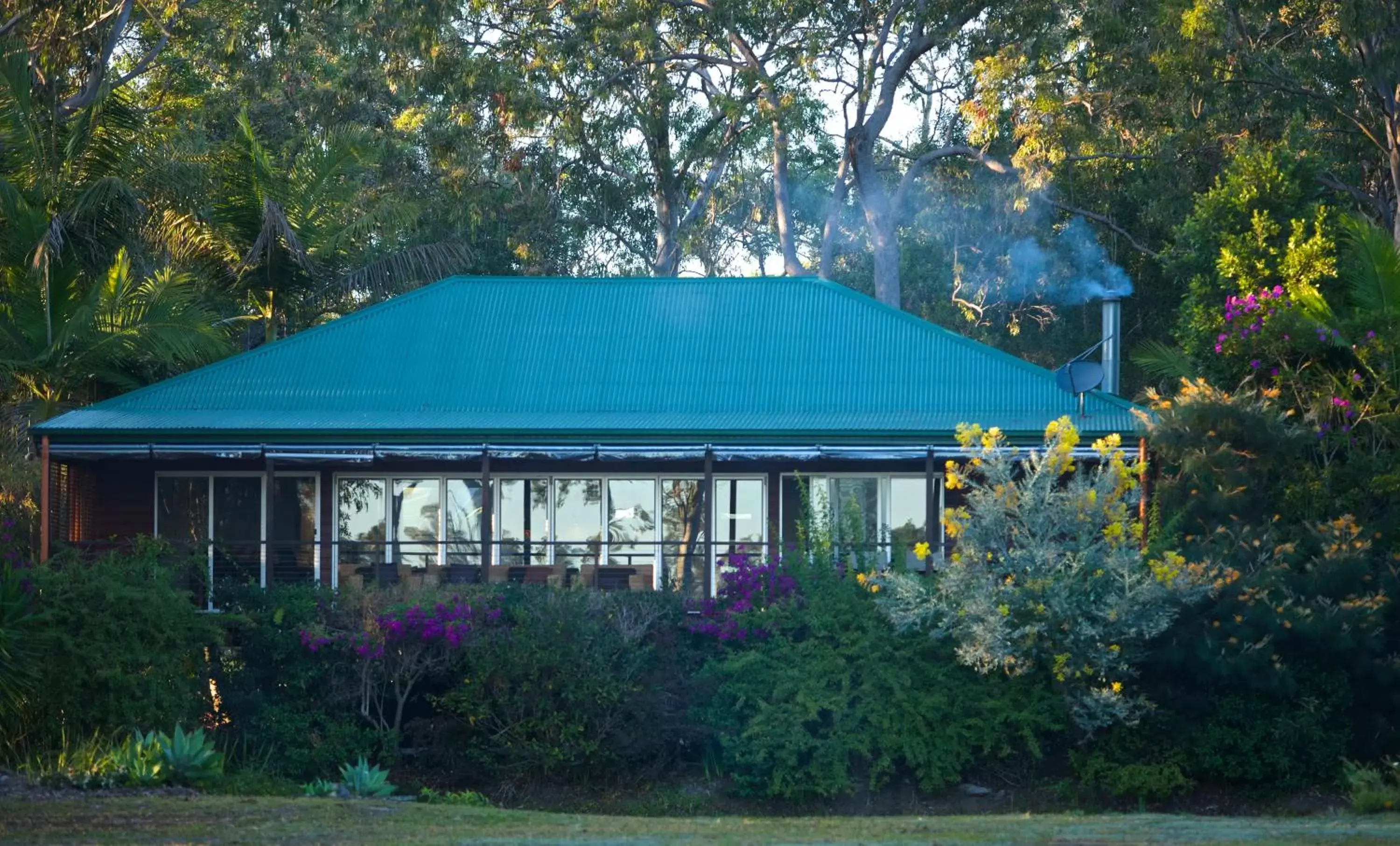 Property Building in Lake Weyba Cottages Noosa