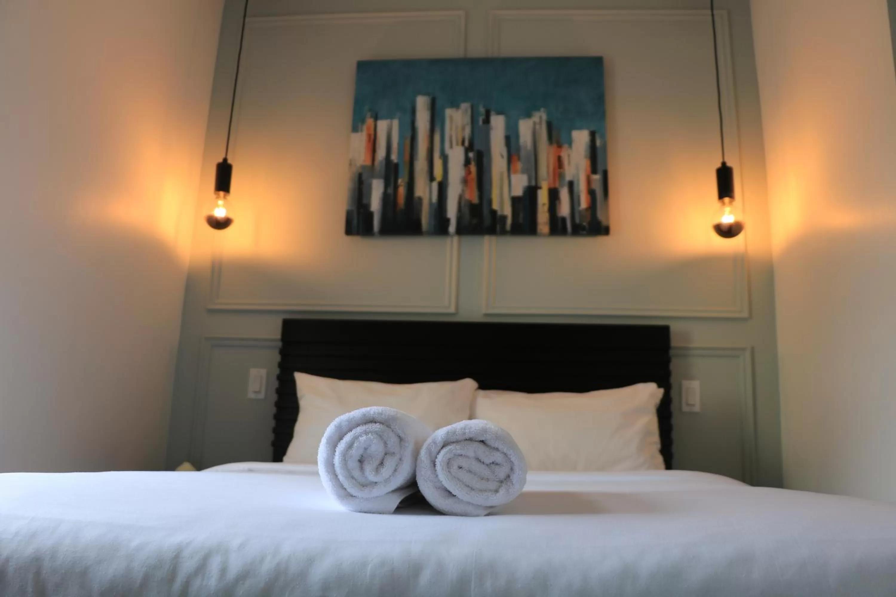 Bedroom, Bed in Pembroke Inn