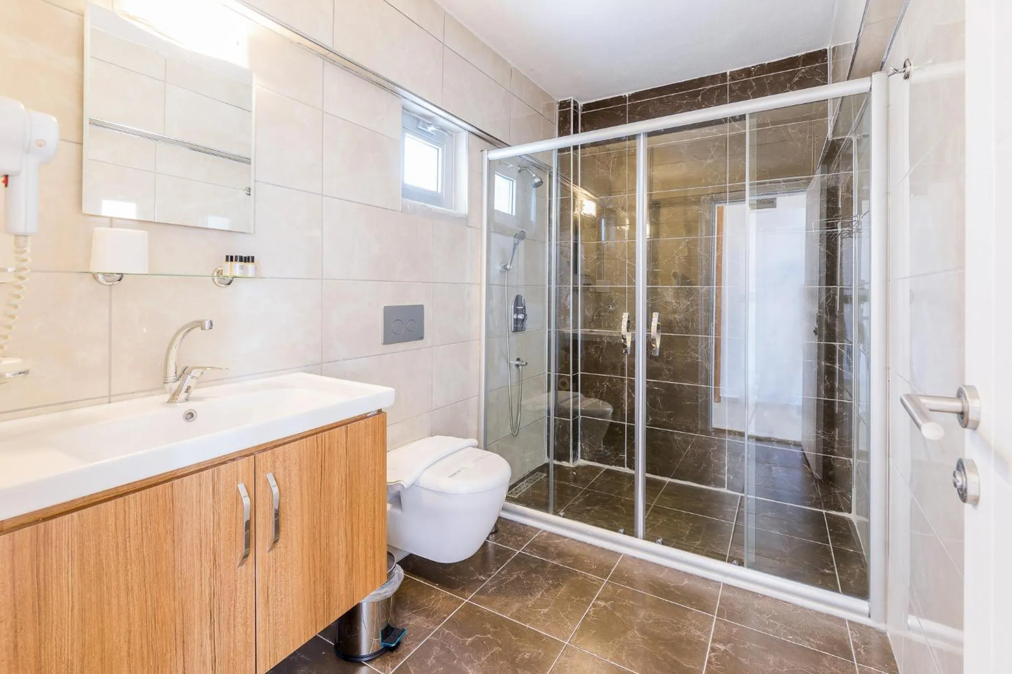 Shower in Ekici Hotel