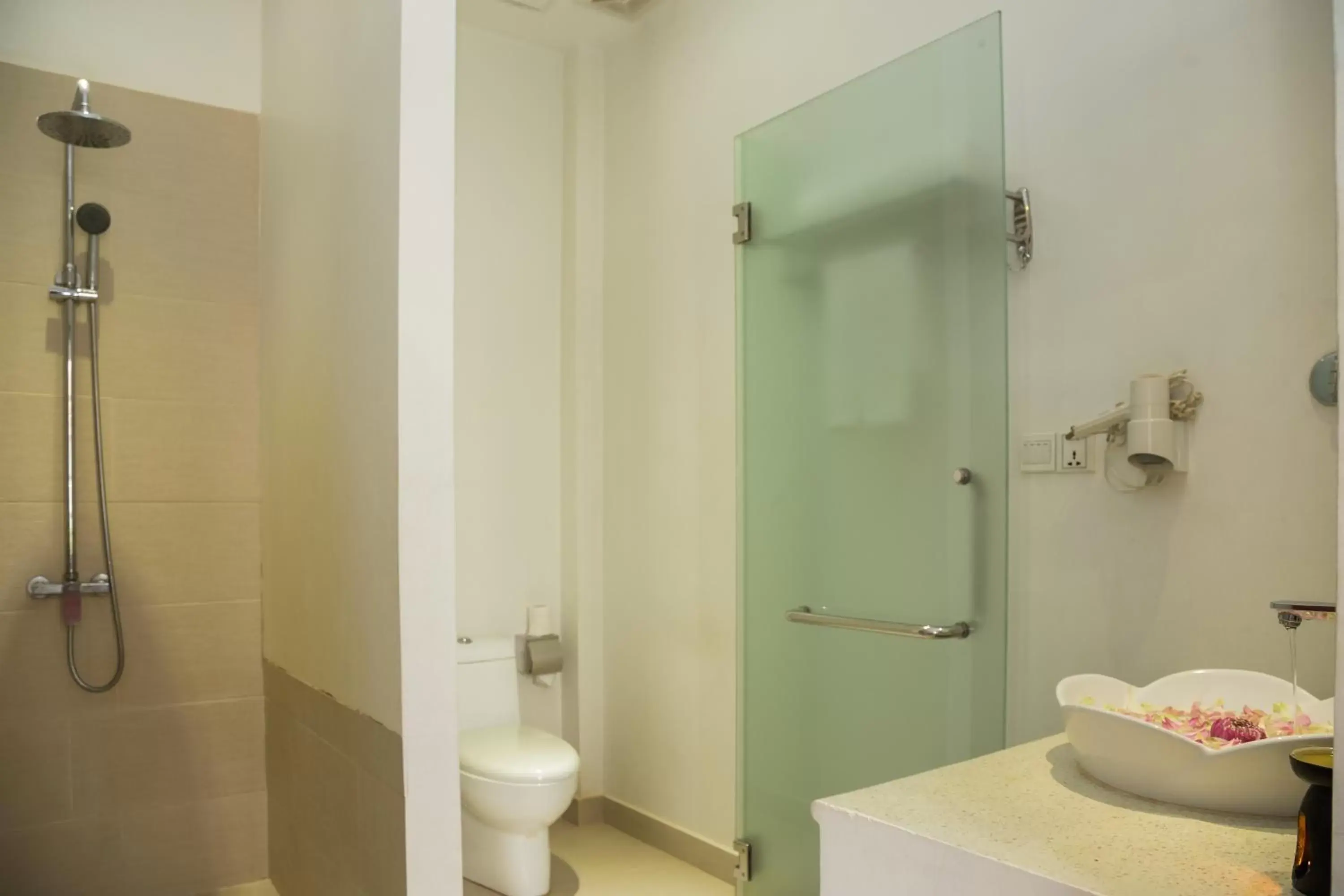 Bathroom in Apsara Centrepole Hotel