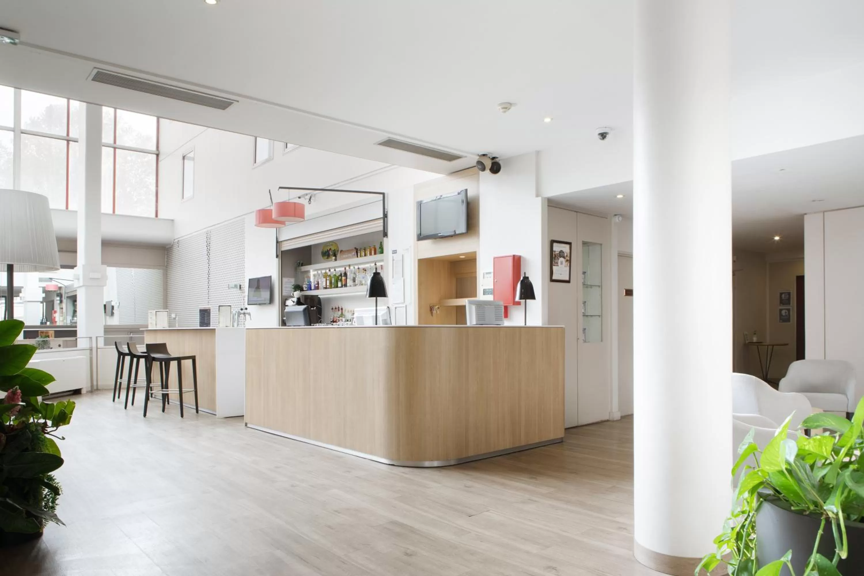 Lobby or reception in Kyriad Paris Est - Bois de Vincennes