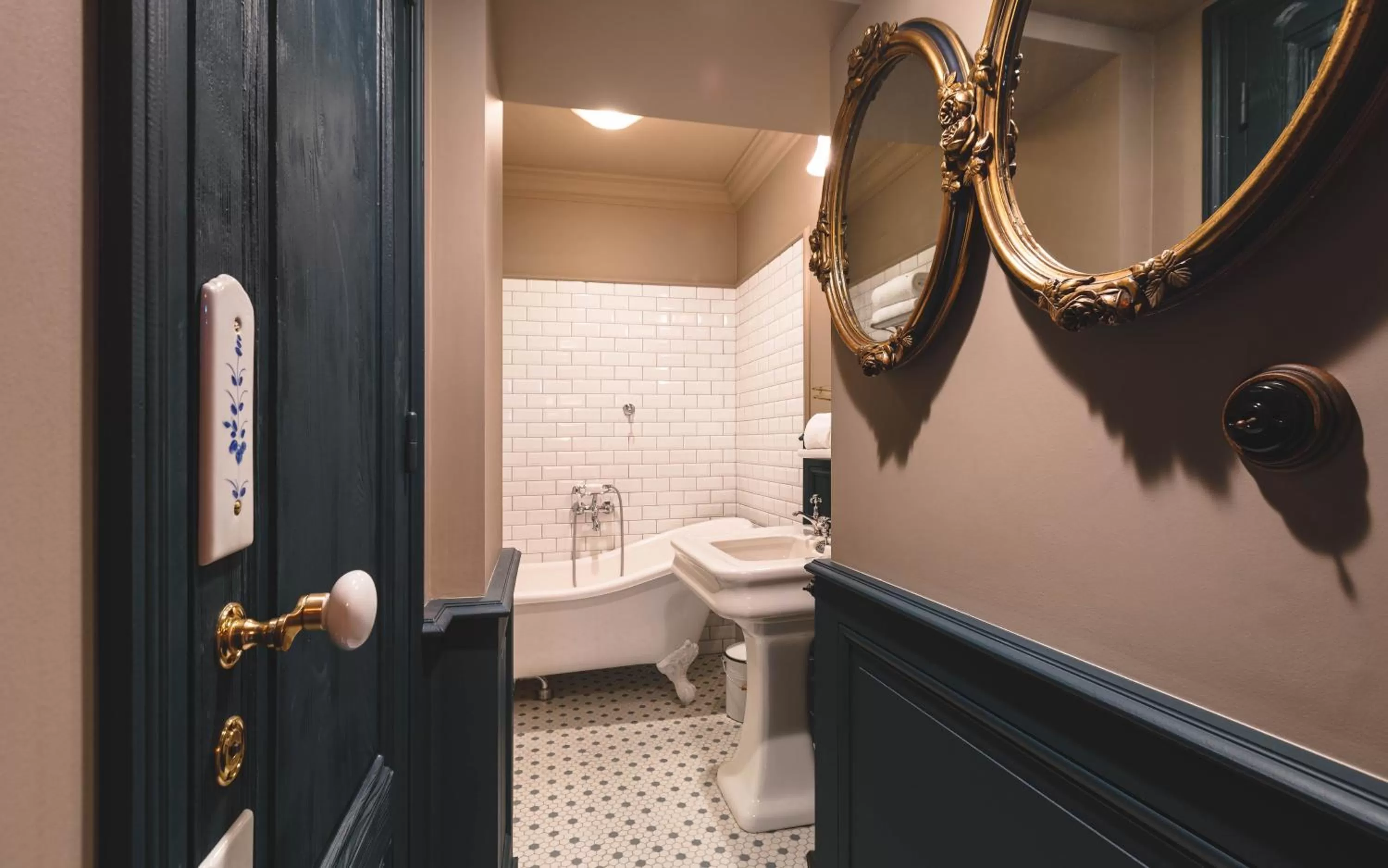 Bathroom in Bayard Bellecour