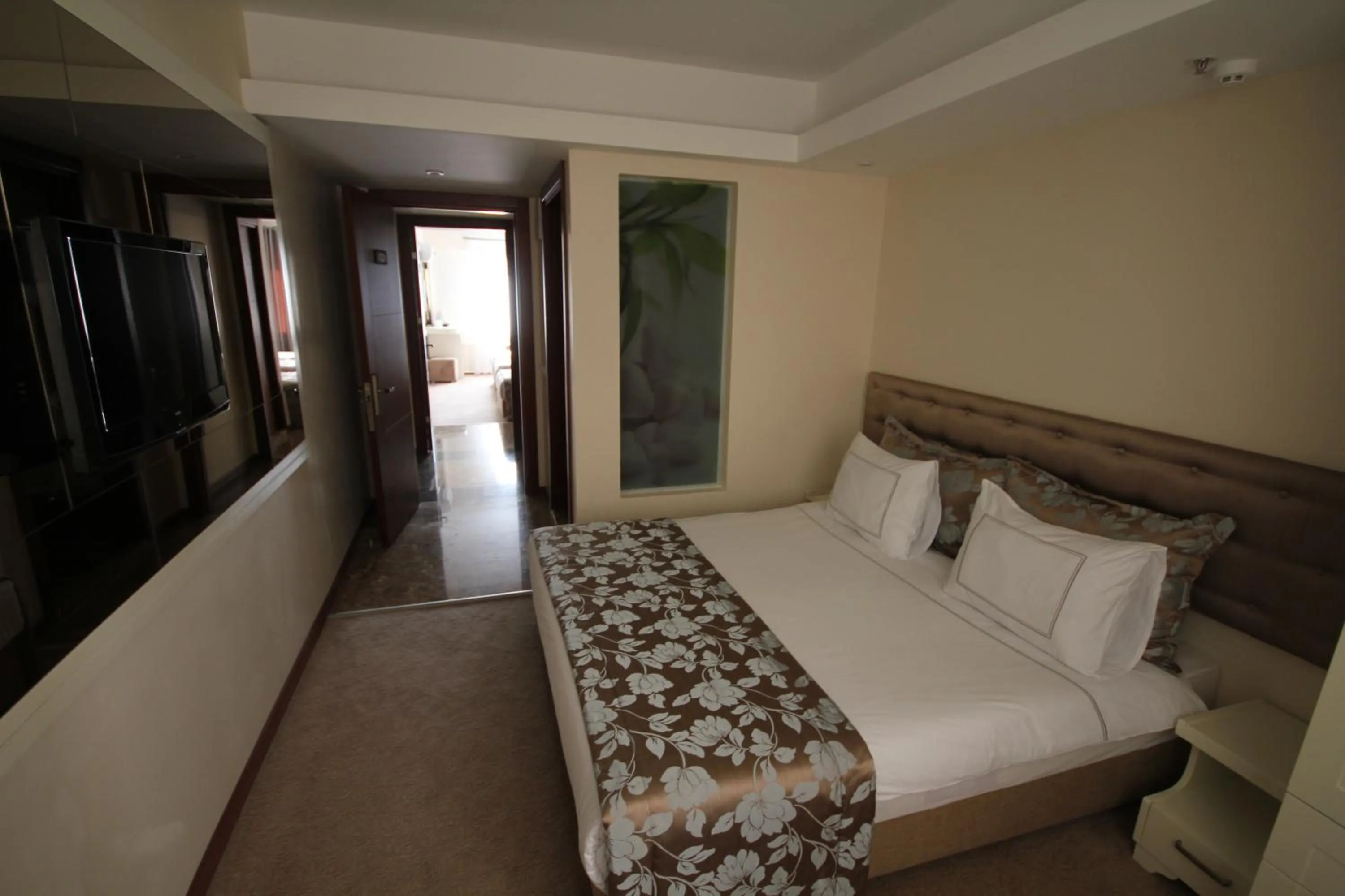 Bed in Grand Washington Hotel