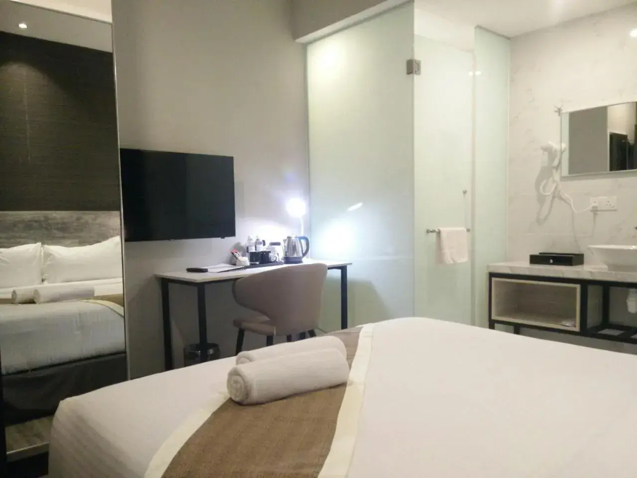 Bed in The Leverage Business hotel (Skudai)