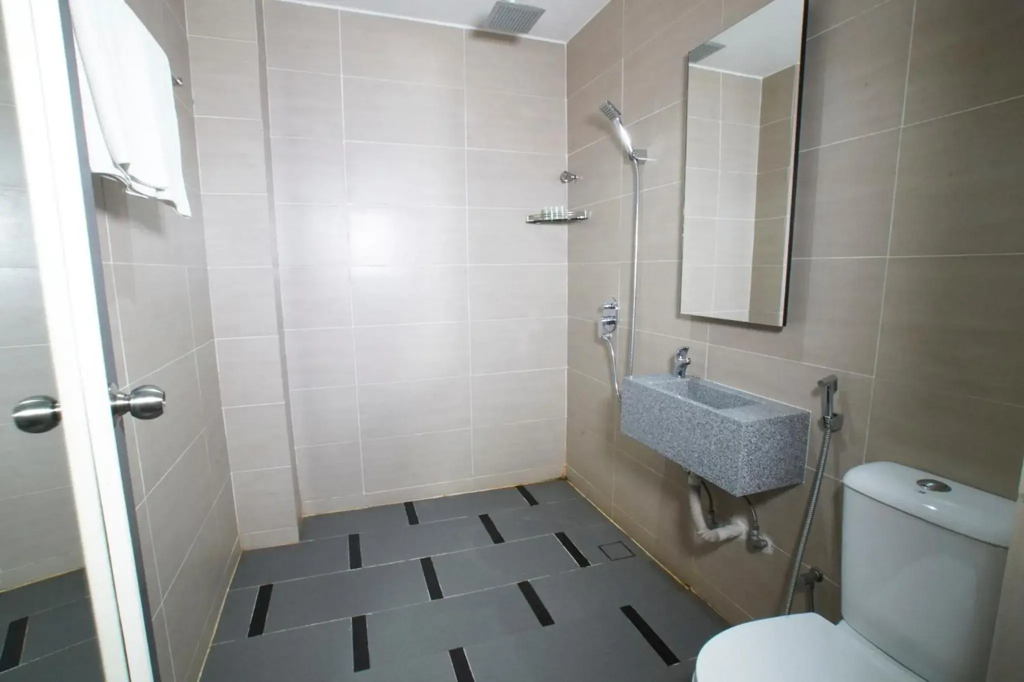 Bathroom in Vivids Hotel