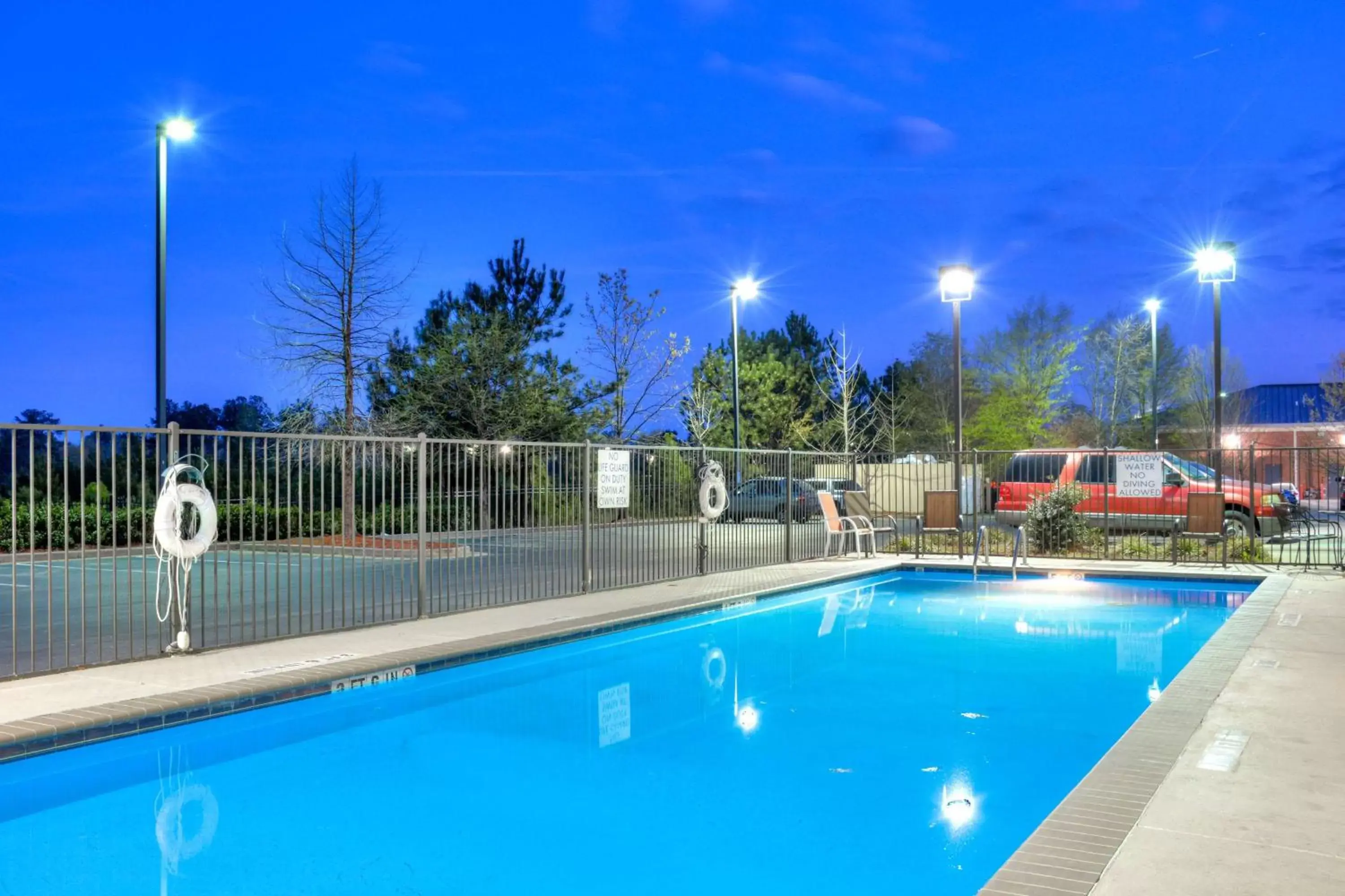 Pool view, Swimming Pool in Hampton Inn Atlanta-Fairburn