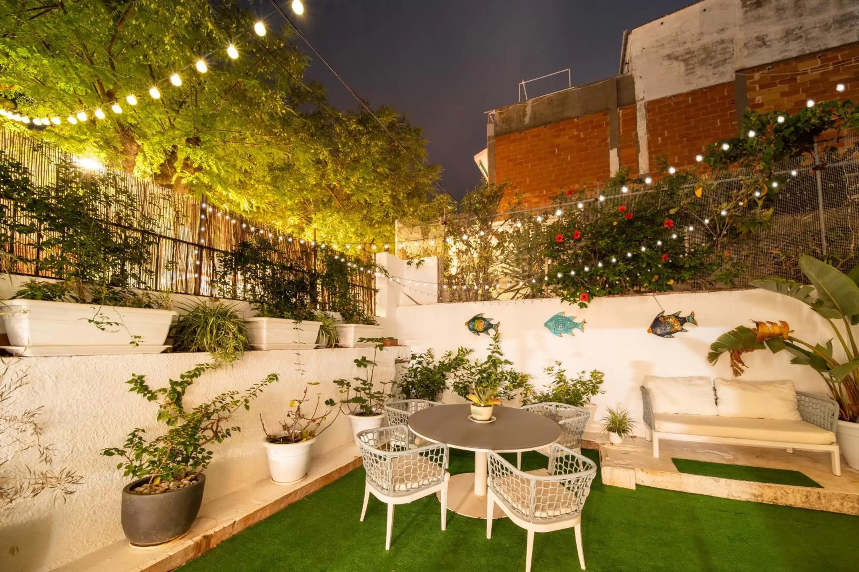 Garden in Sitges Beach Hostal