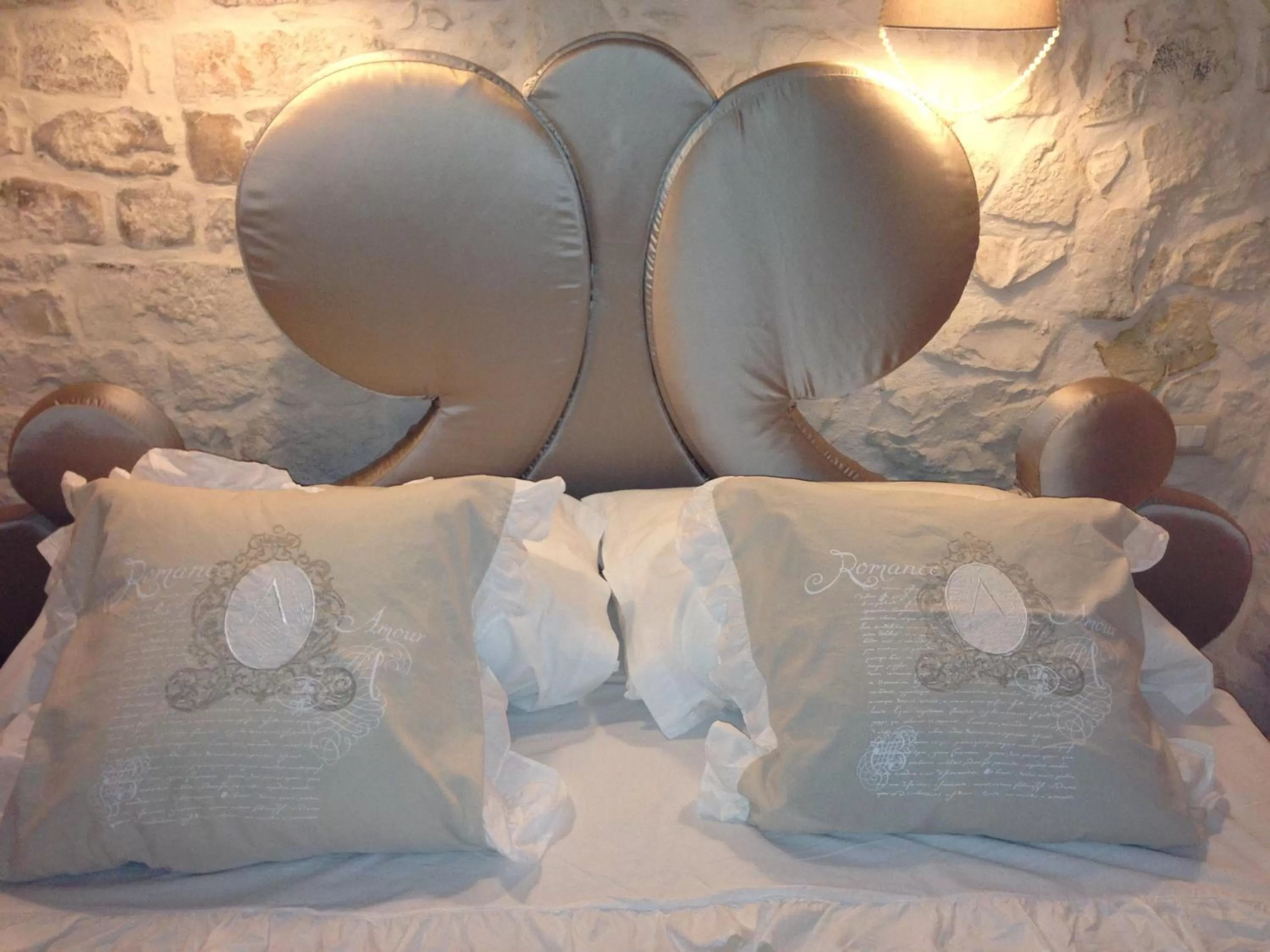 Photo of the whole room, Bed in Albergo Diffuso Dimora Rossi B&B