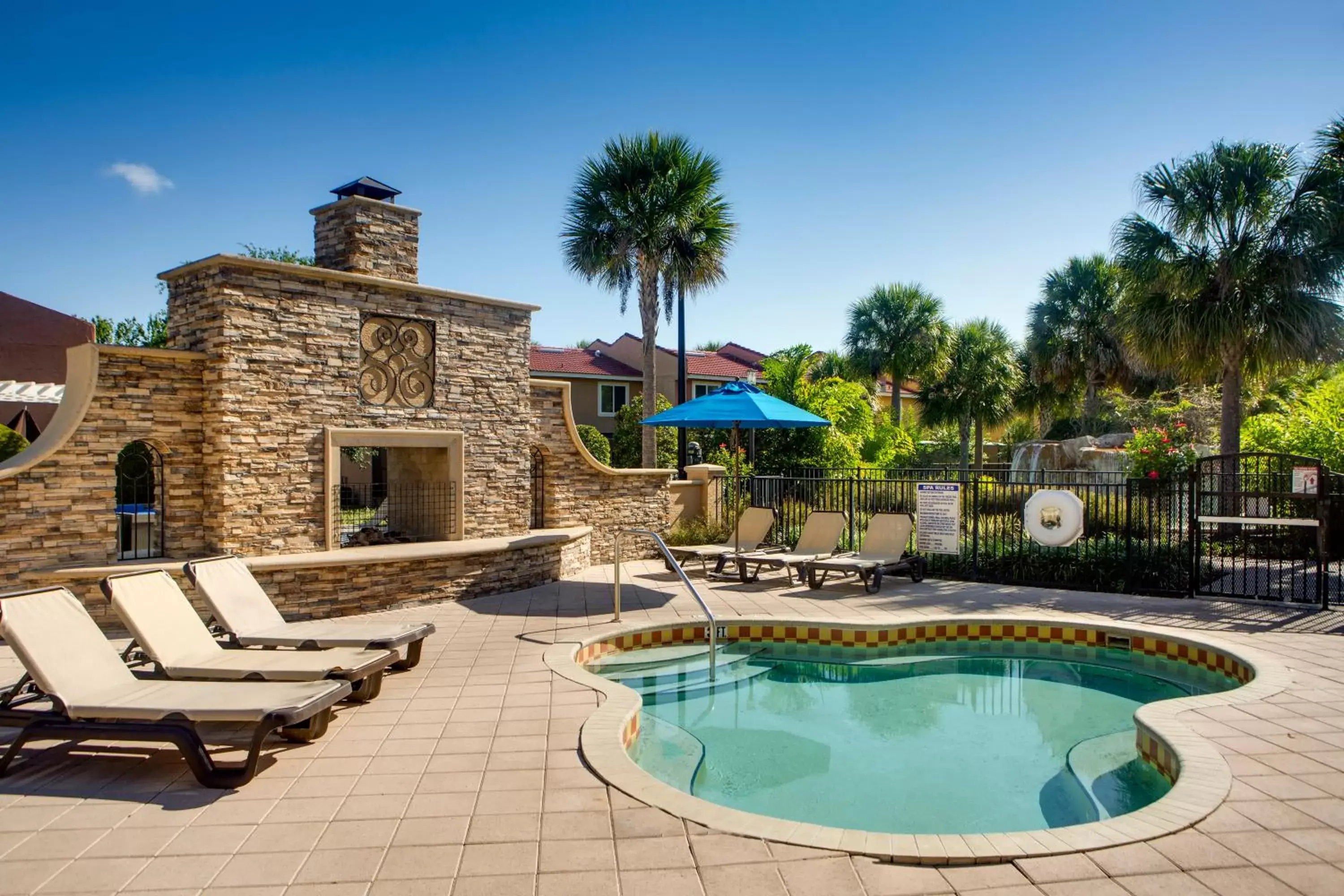 Hot Tub, Swimming Pool in FantasyWorld Resort