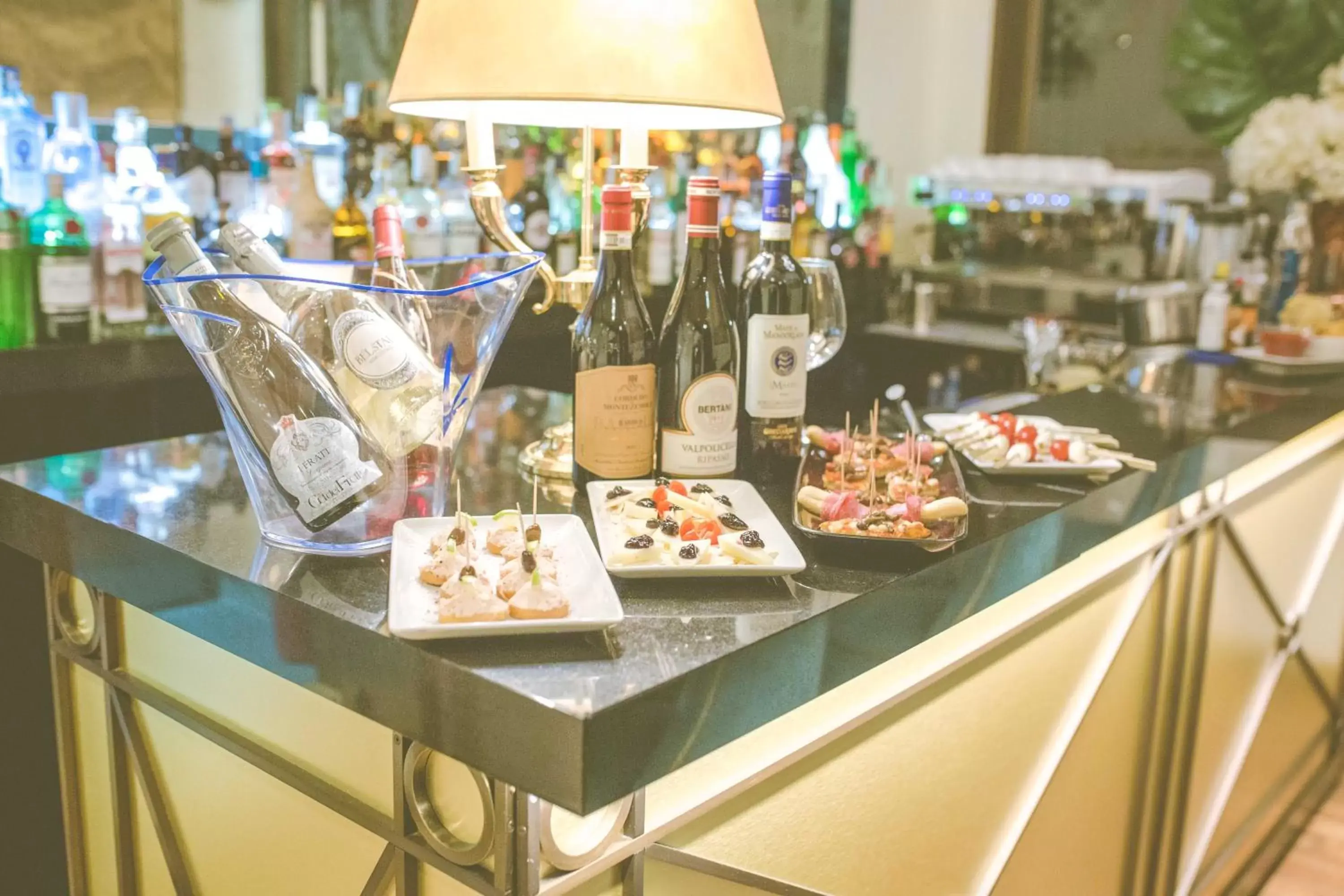 Lounge or bar in Hotel Donà Palace Lounge or bar in Hotel Donà Palace