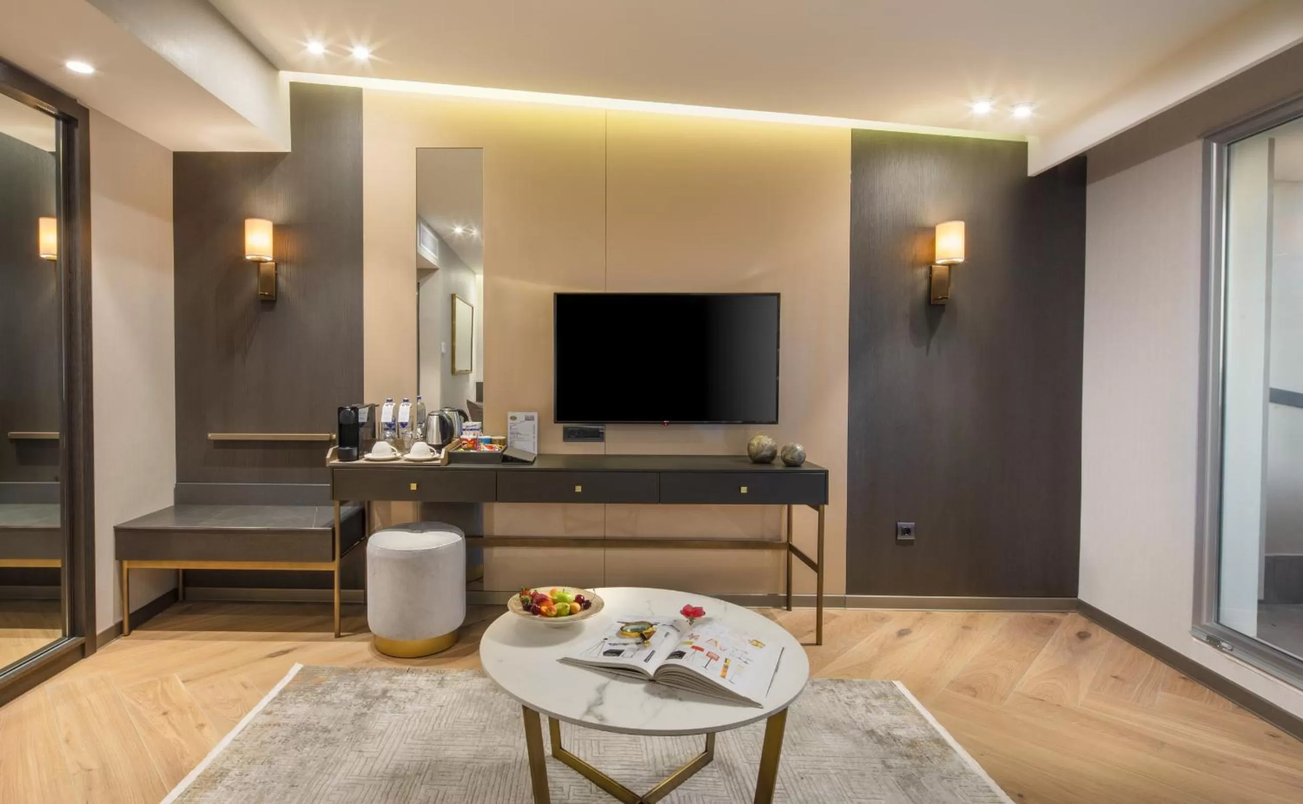 TV and multimedia in Mula Hotel