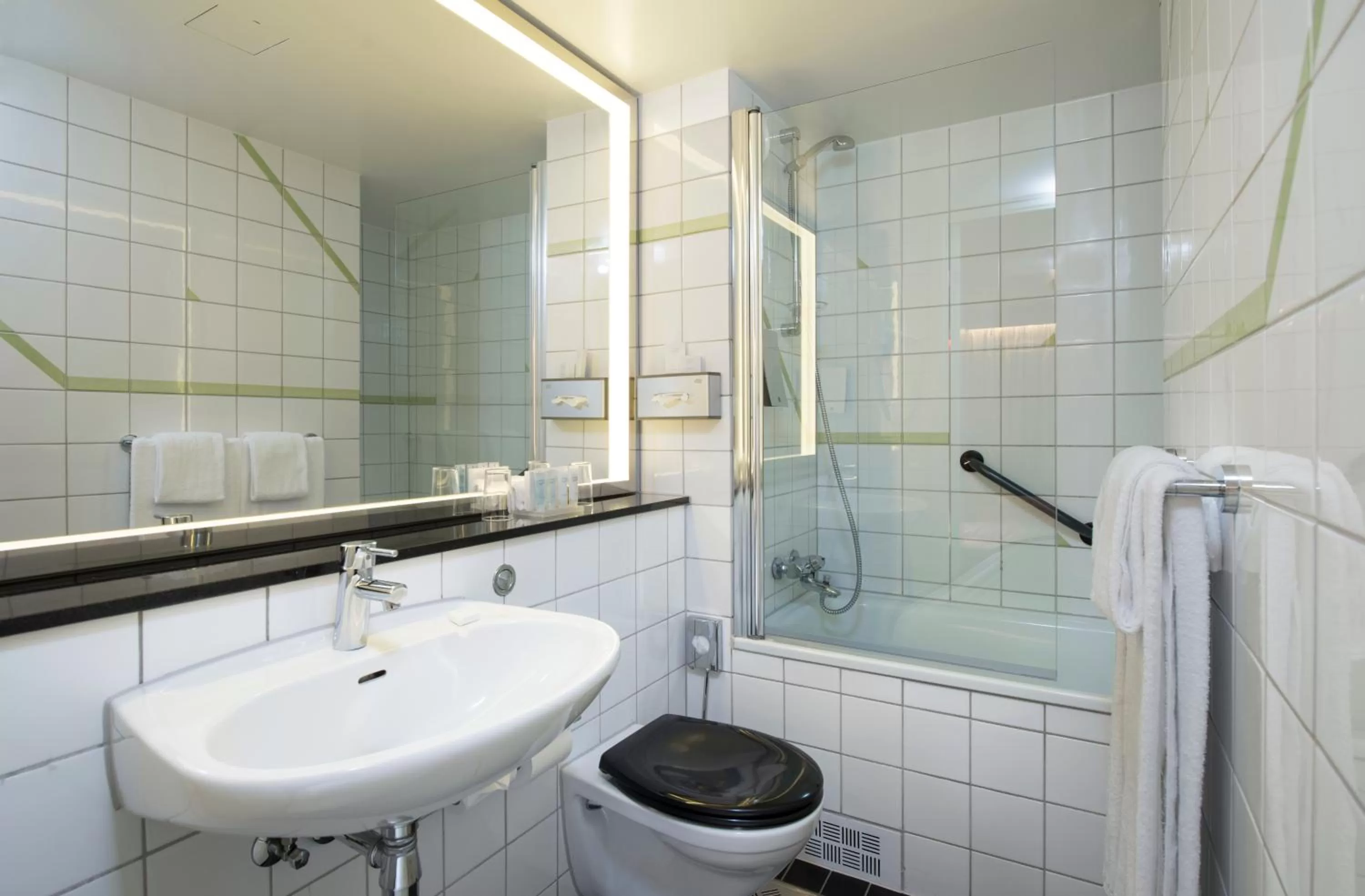 Shower in Thon Hotel Bergen Airport