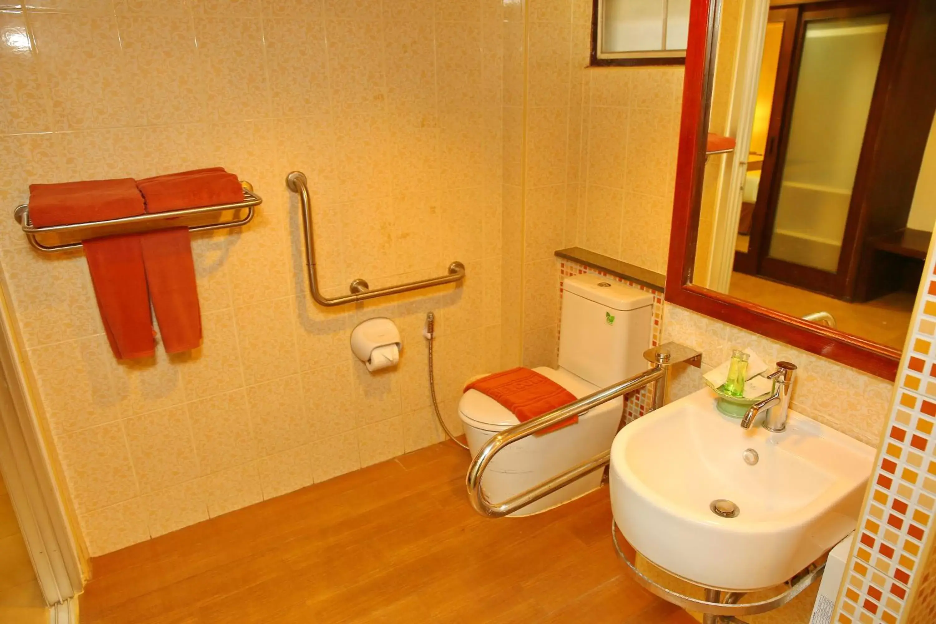 Bathroom in Diana Garden Resort - SHA Extra Plus