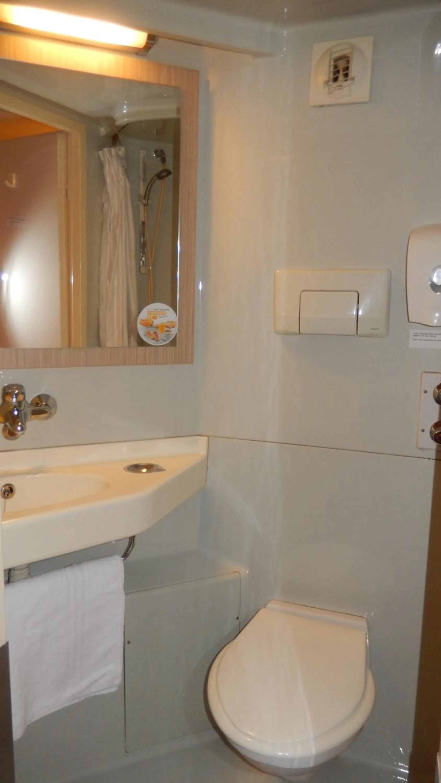 Toilet in Premiere Classe Montbeliard - Sochaux