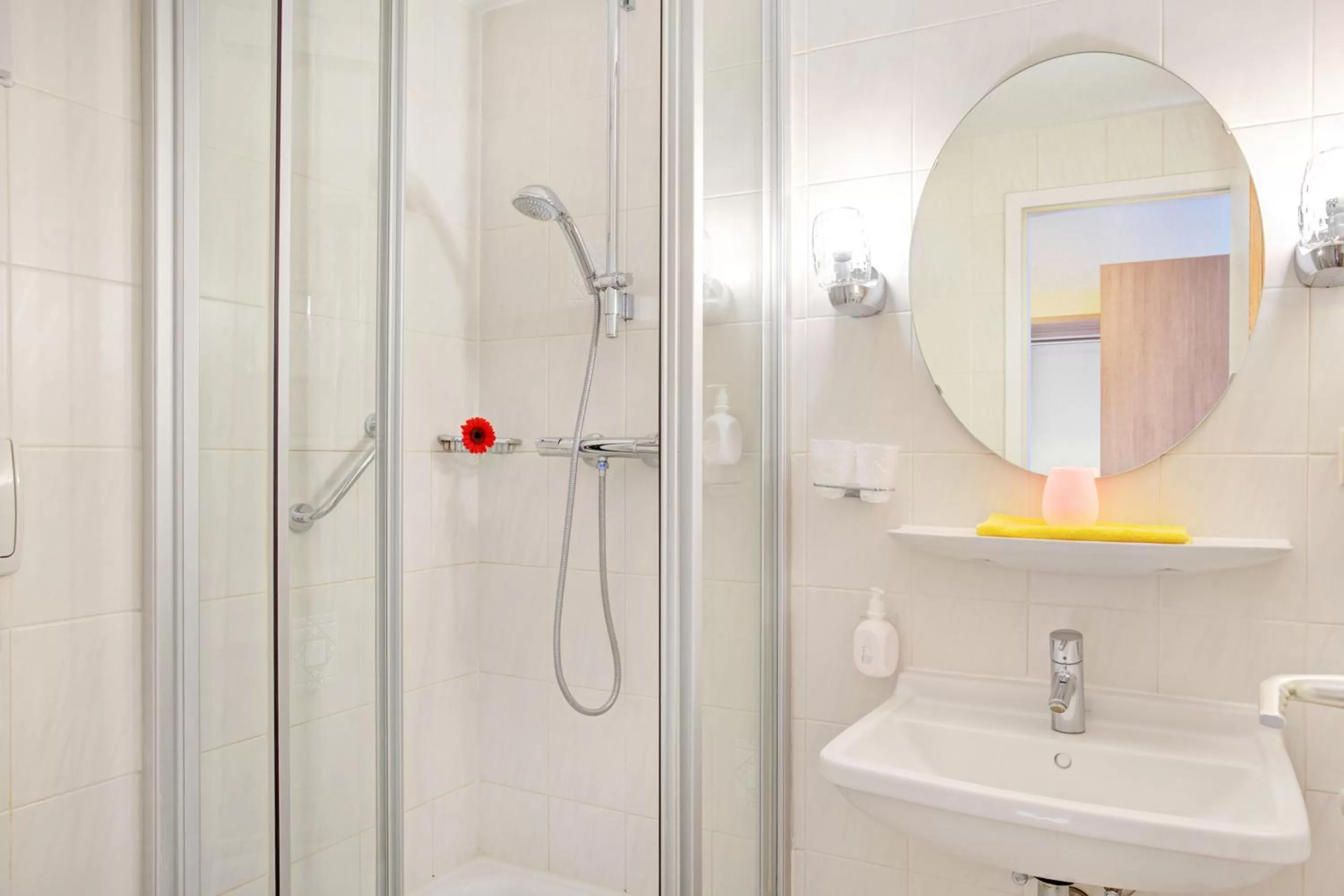 Bathroom in Ambassador TheContinents