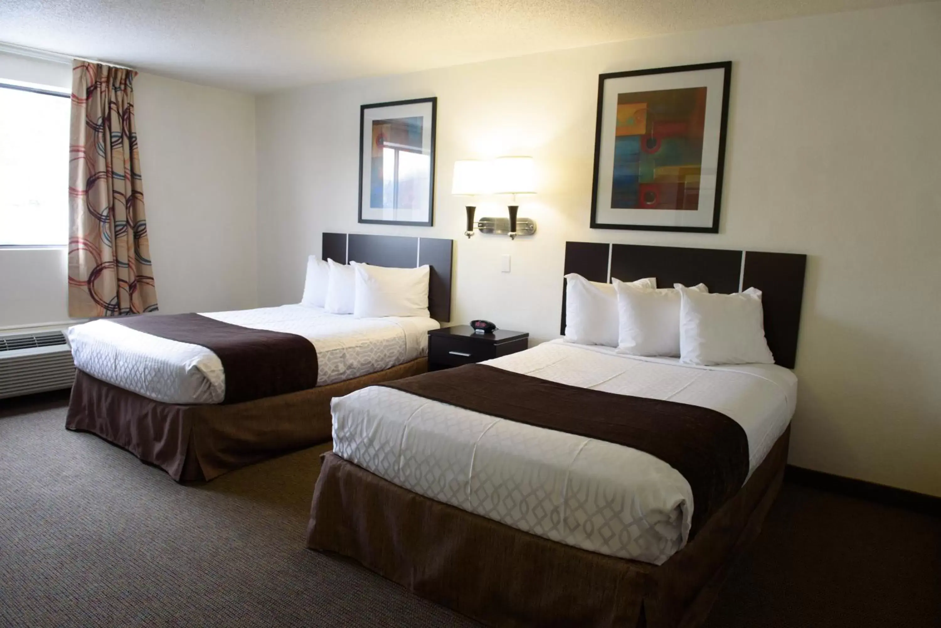 Bedroom, Bed in Americas Best Value Inn New Paltz