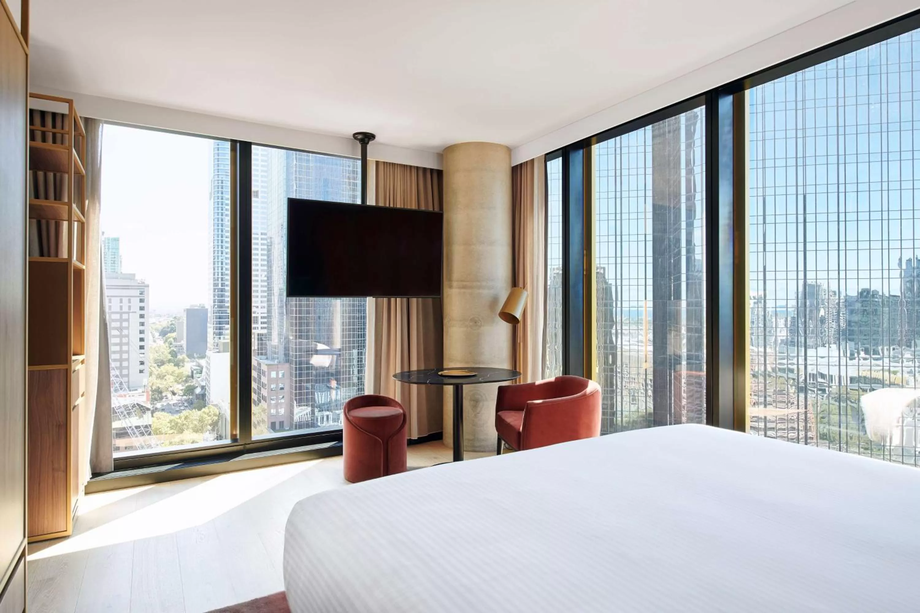 Bedroom, Bed in Quincy Hotel Melbourne