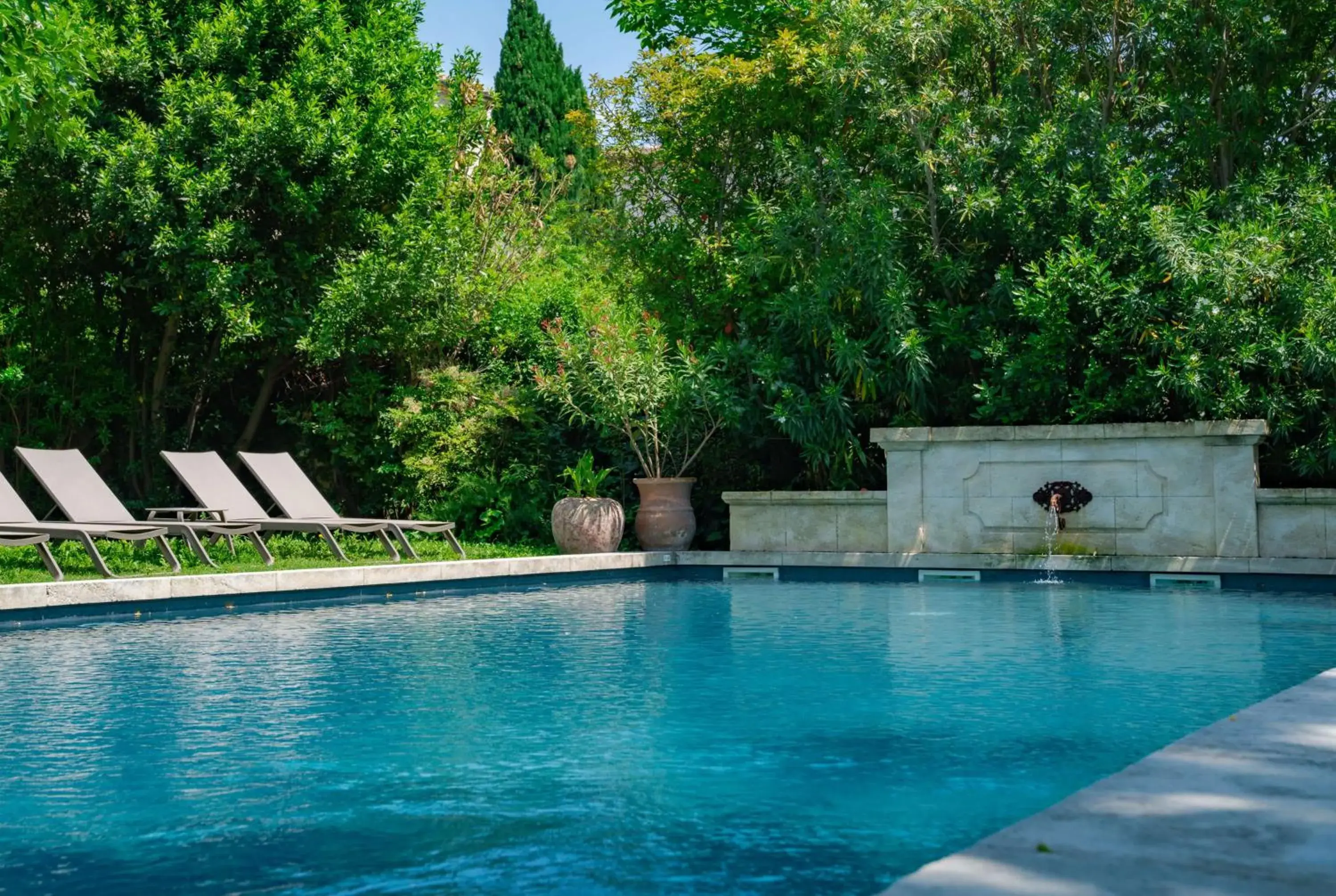 Photo of the whole room, Swimming Pool in Chateau de Mazan, BW Premier Collection