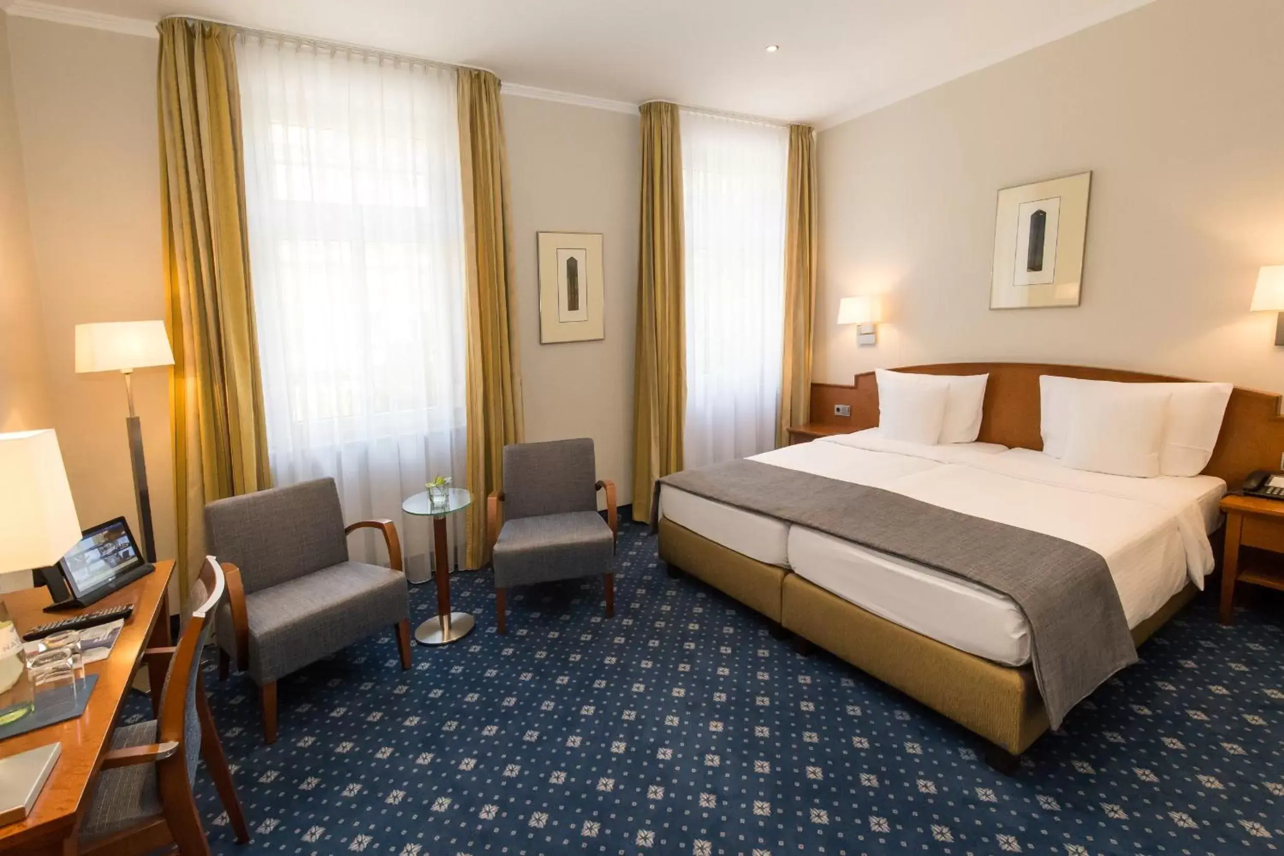 Photo of the whole room in Hotel Oranien Wiesbaden