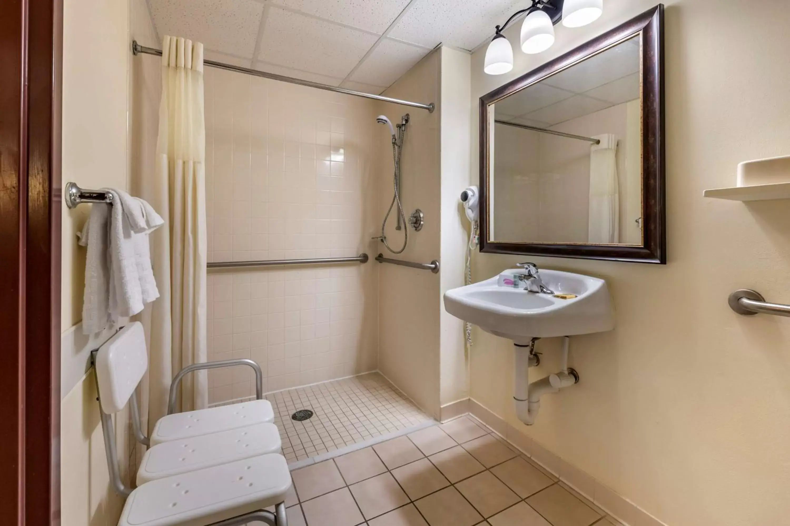 Bathroom in Best Western Gateway Grand