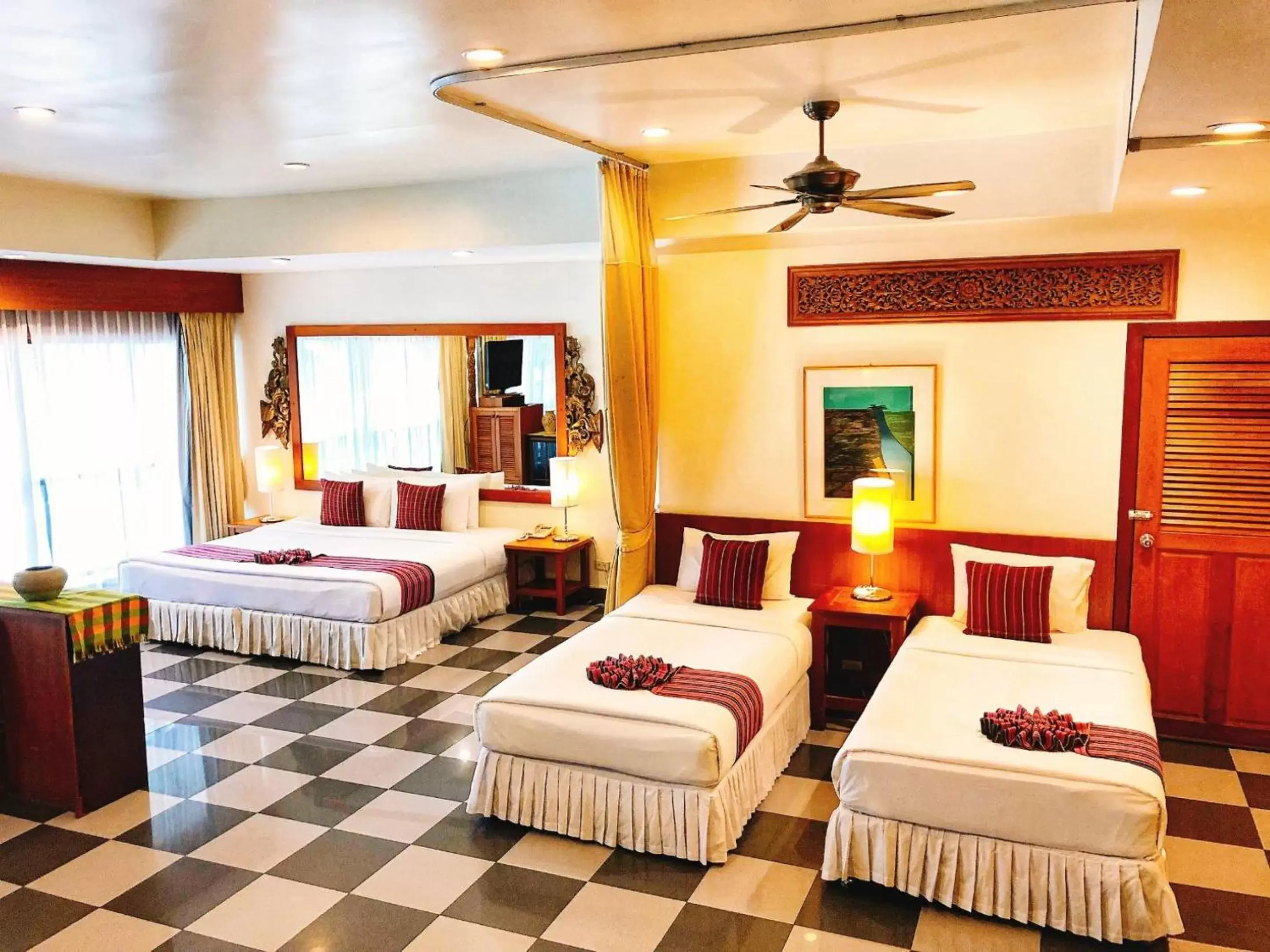 Photo of the whole room, Bed in Birds and Bees Resort Photo of the whole room, Bed in Birds and Bees Resort