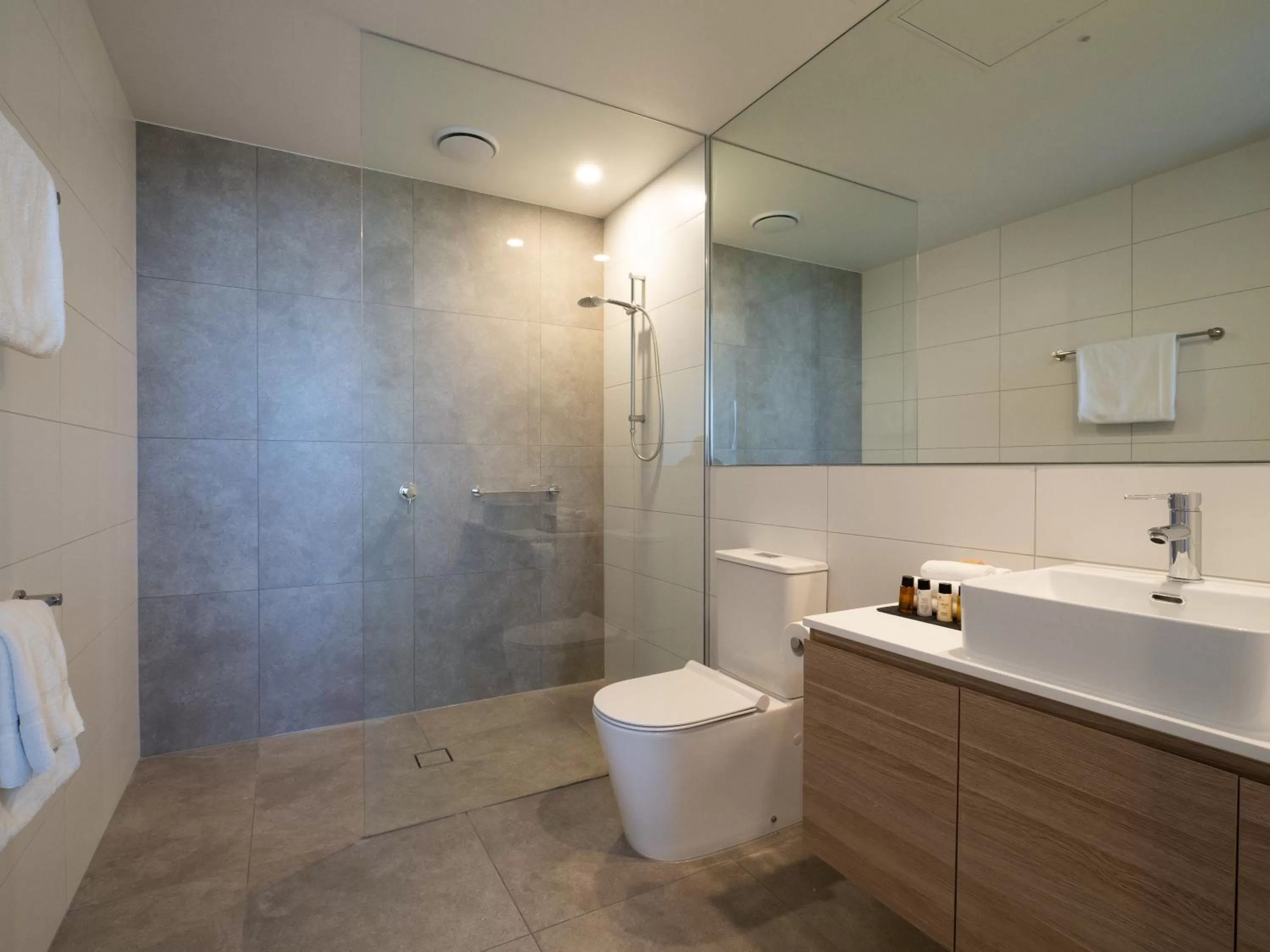Bathroom in Links Lodge at The Dunes