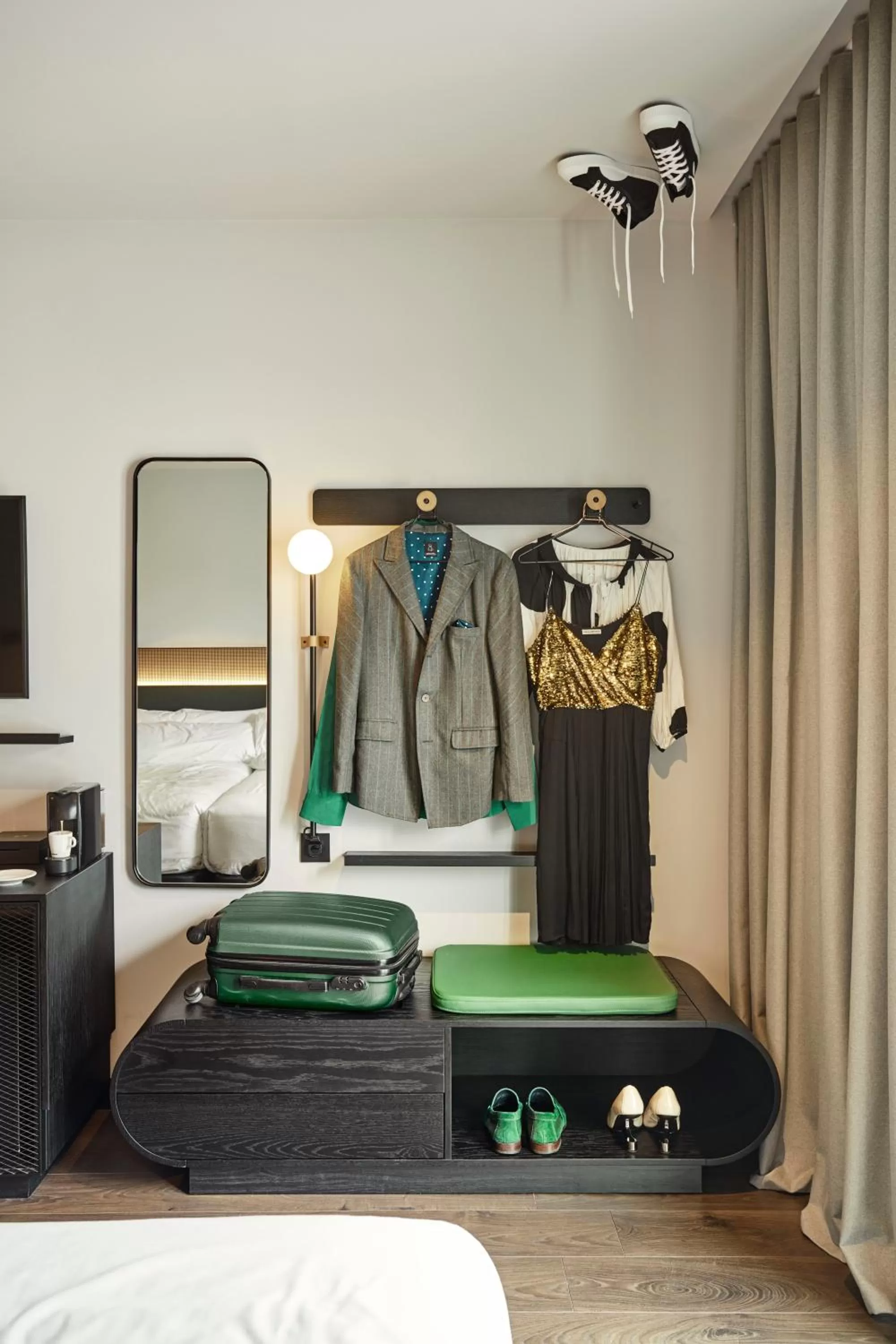 Bedroom, Bed in chic&basic Gravity