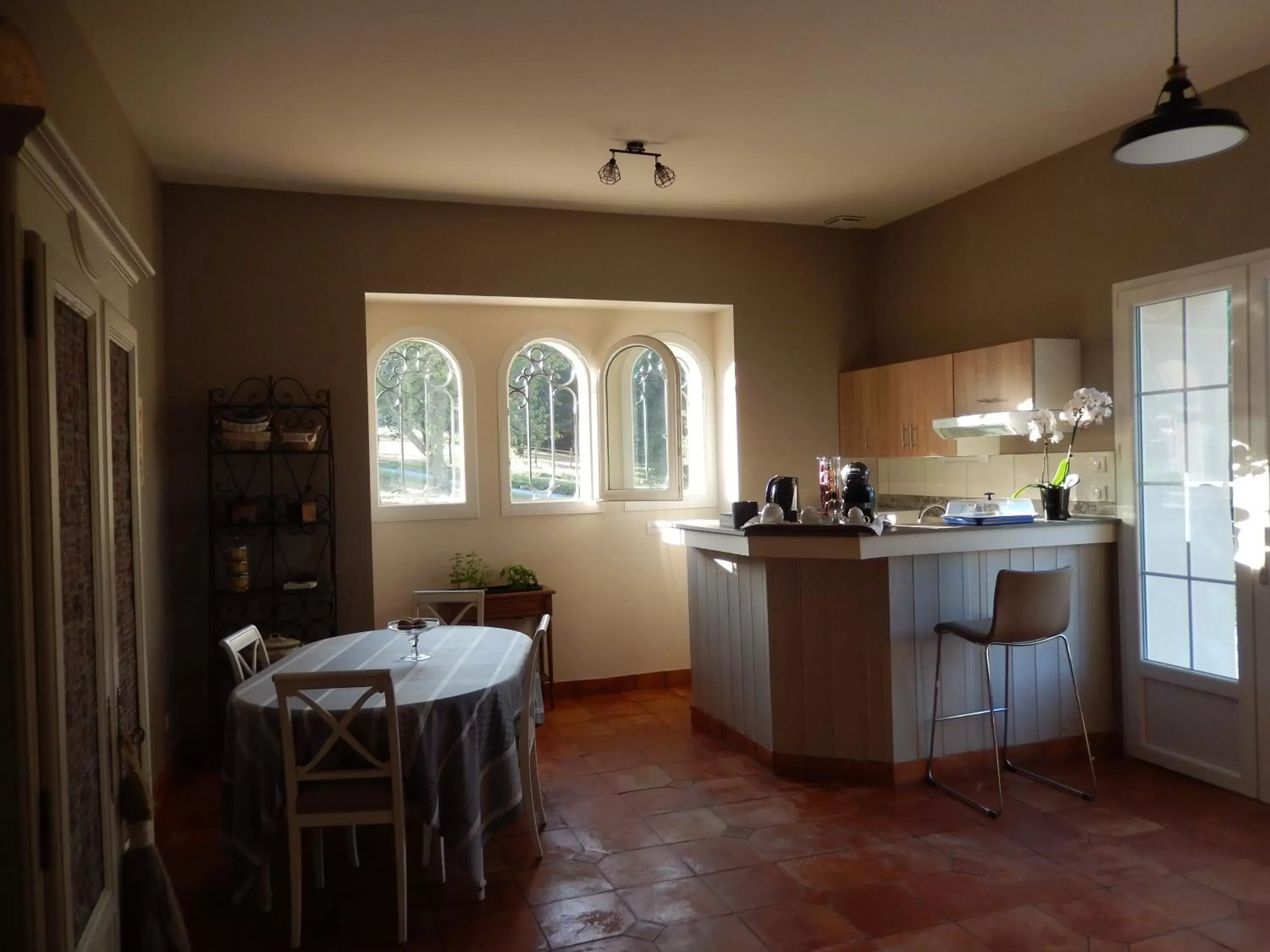 Communal kitchen, Kitchen/Kitchenette in Domaine verte vallée
