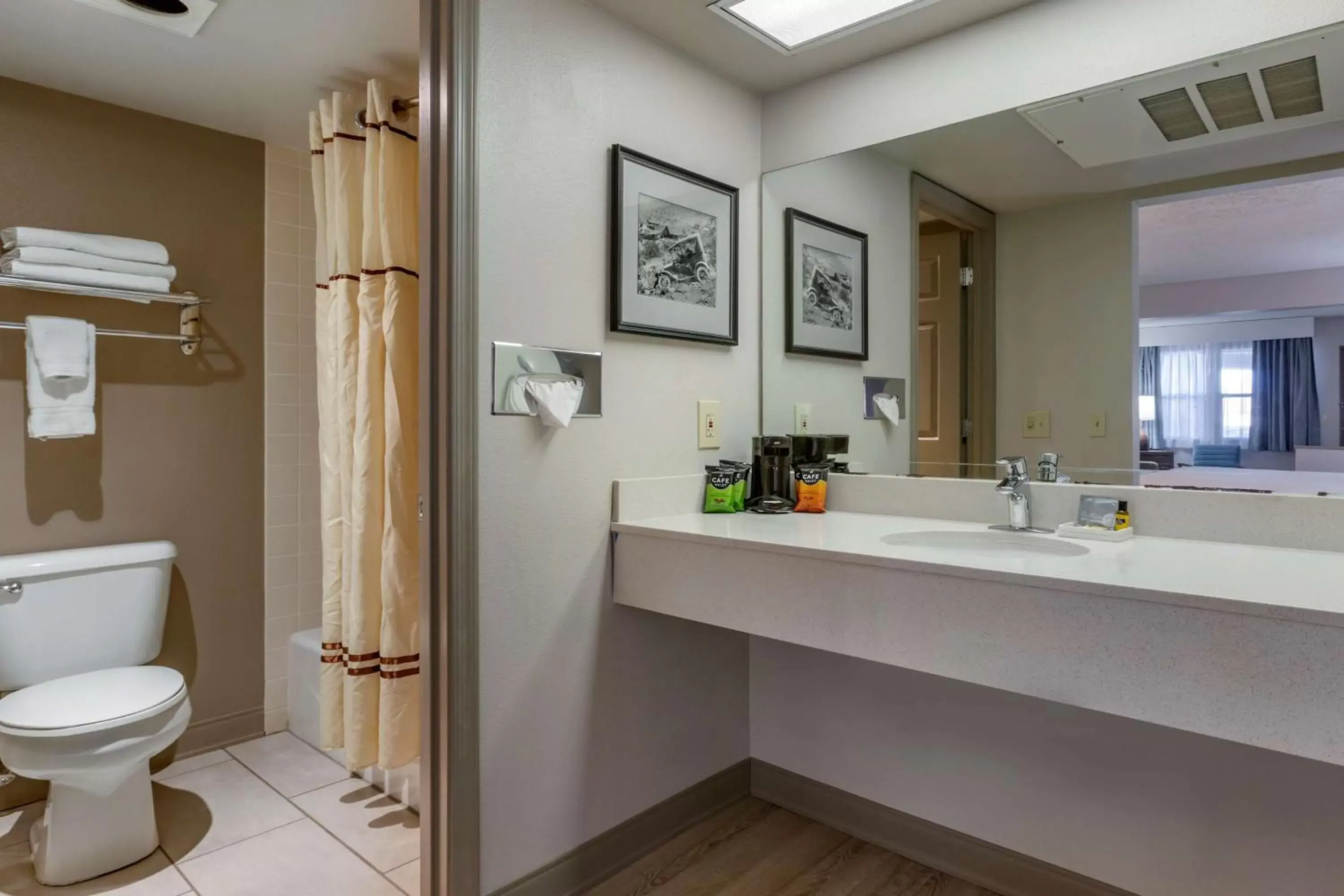 Bathroom in Best Western Plus King's Inn and Suites