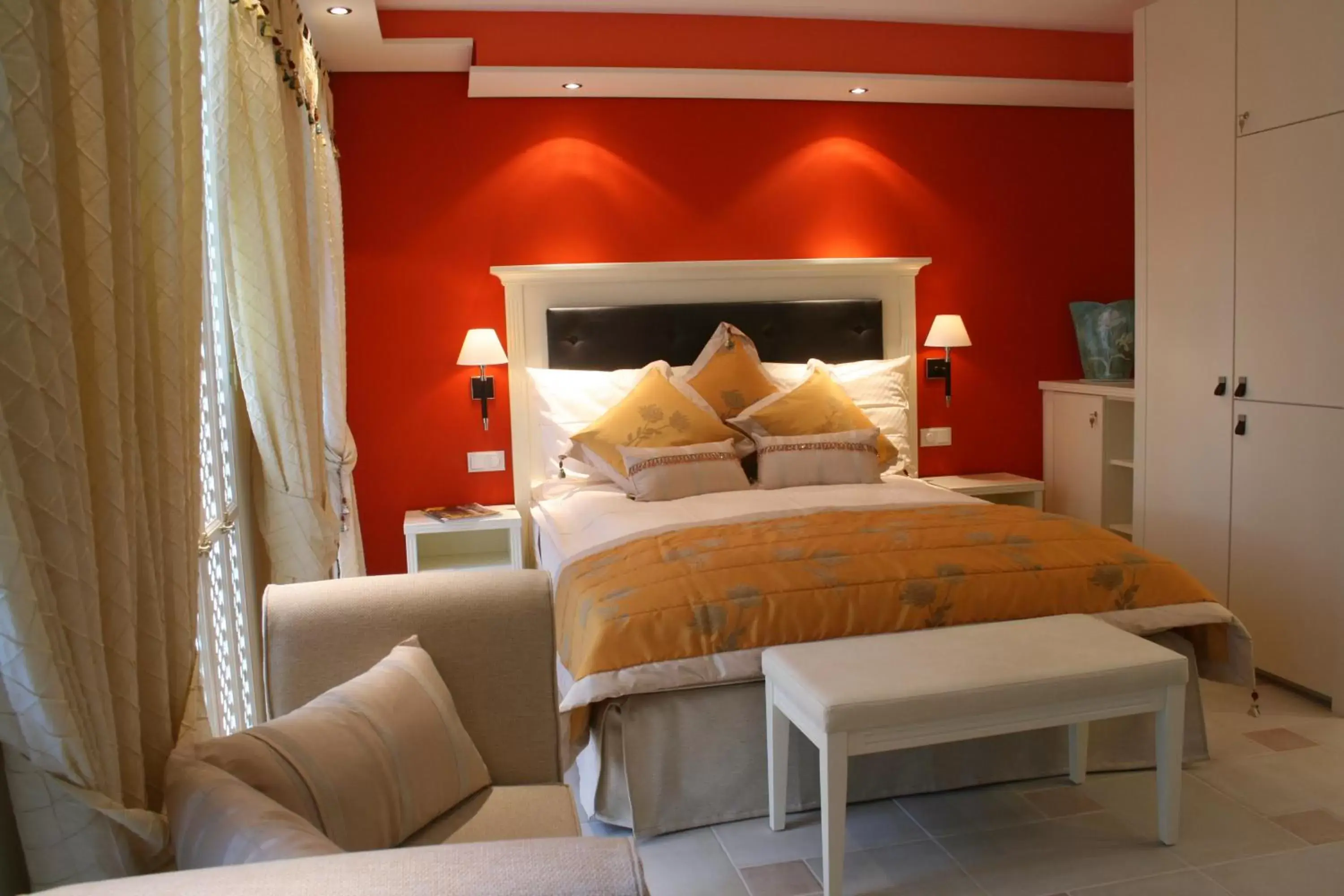 Photo of the whole room, Bed in Boutiquehotel La Casa