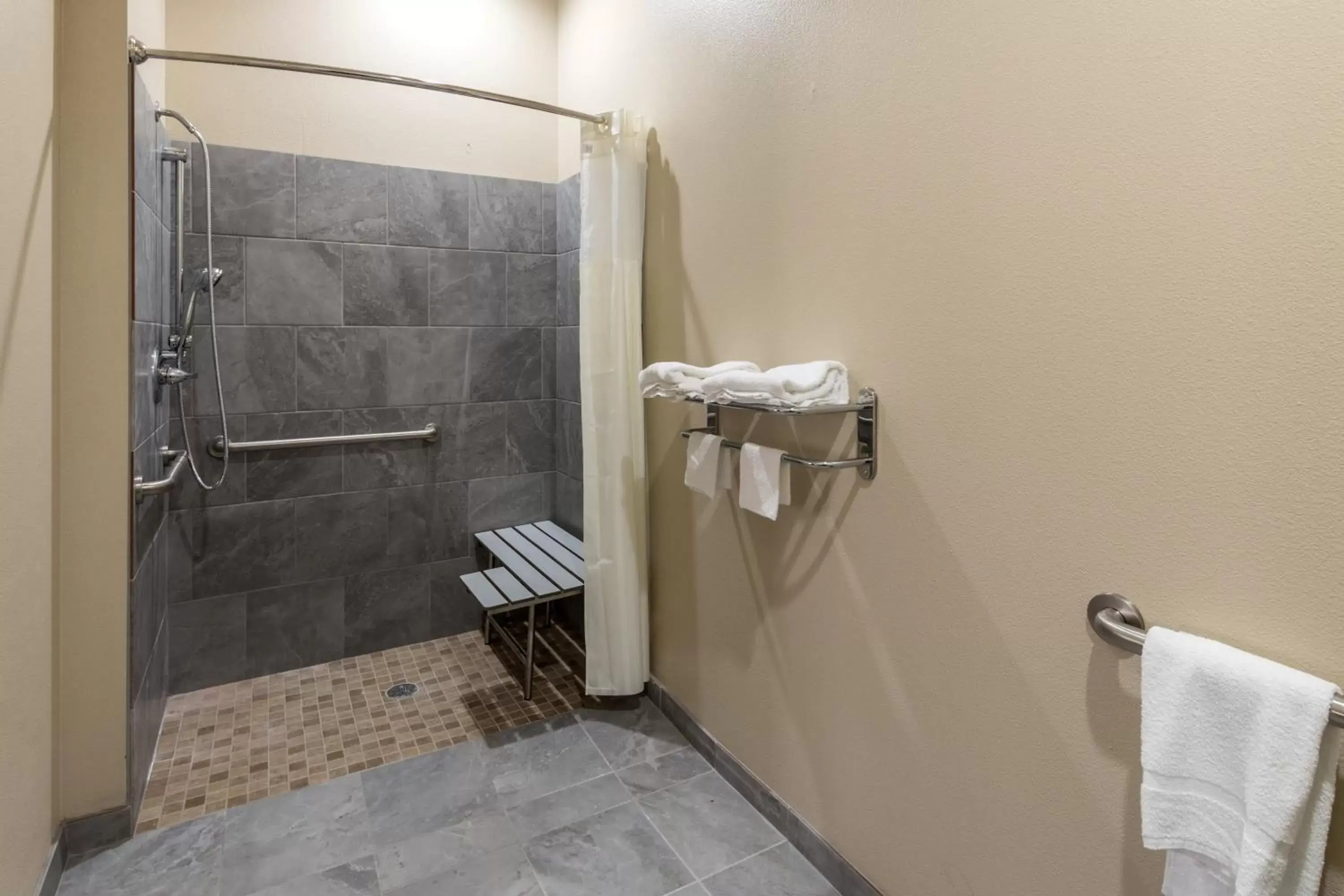 Shower, Bathroom in Scottish Inns & Suites