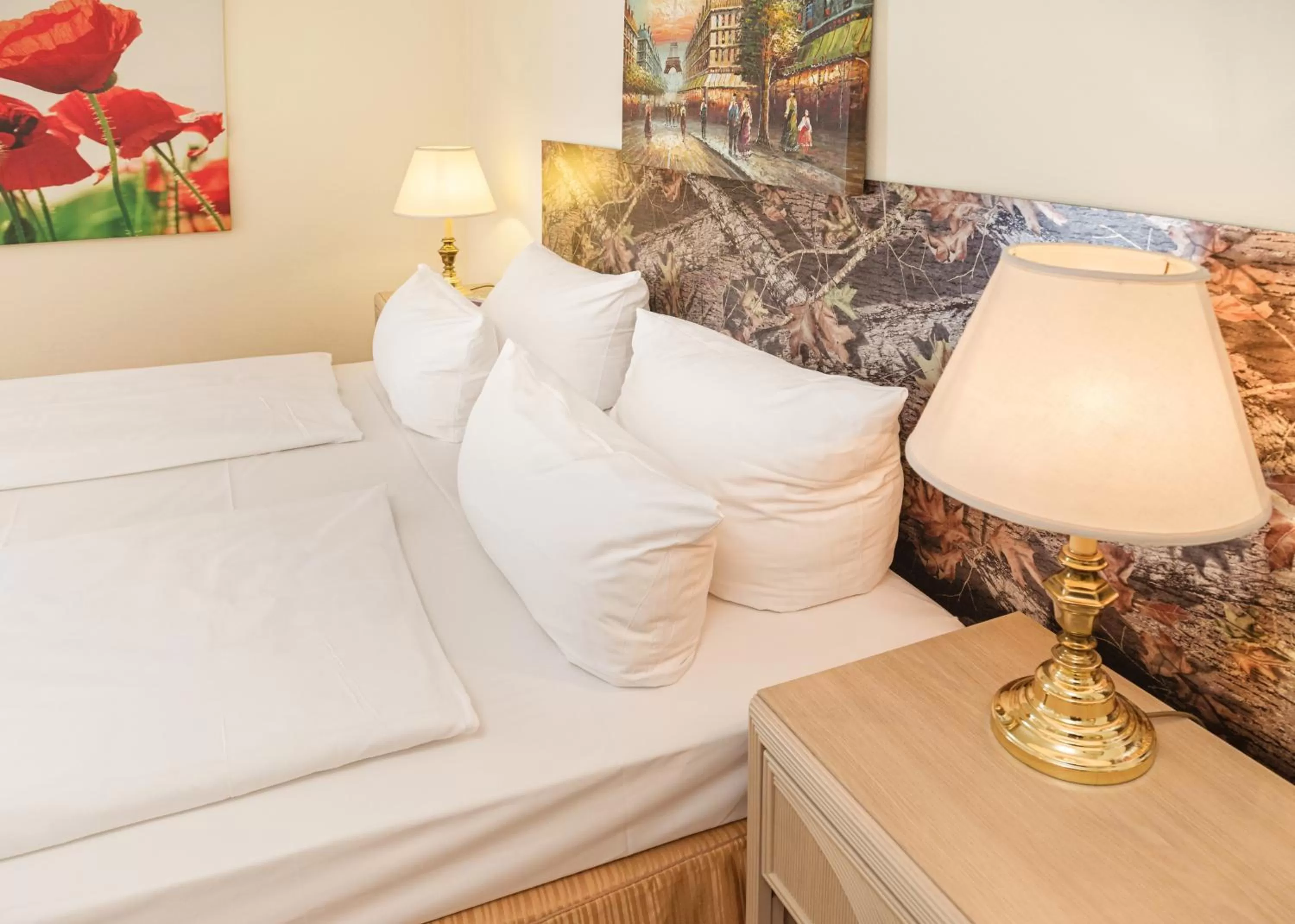 Decorative detail, Bed in Hotel am Schloß Köpenick by Golden Tulip