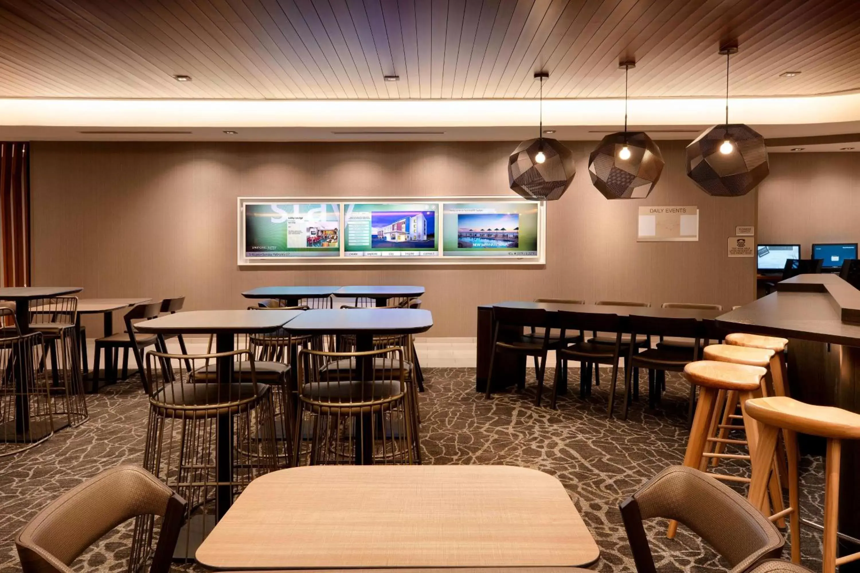 Lobby or reception, Restaurant/Places to Eat in SpringHill Suites by Marriott Hampton Portsmouth