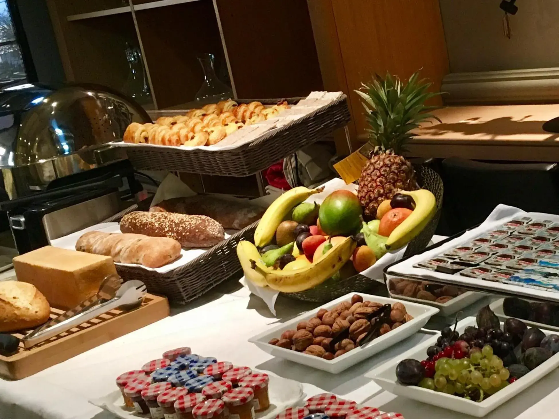 Buffet breakfast, Food in Hotel Le Rive