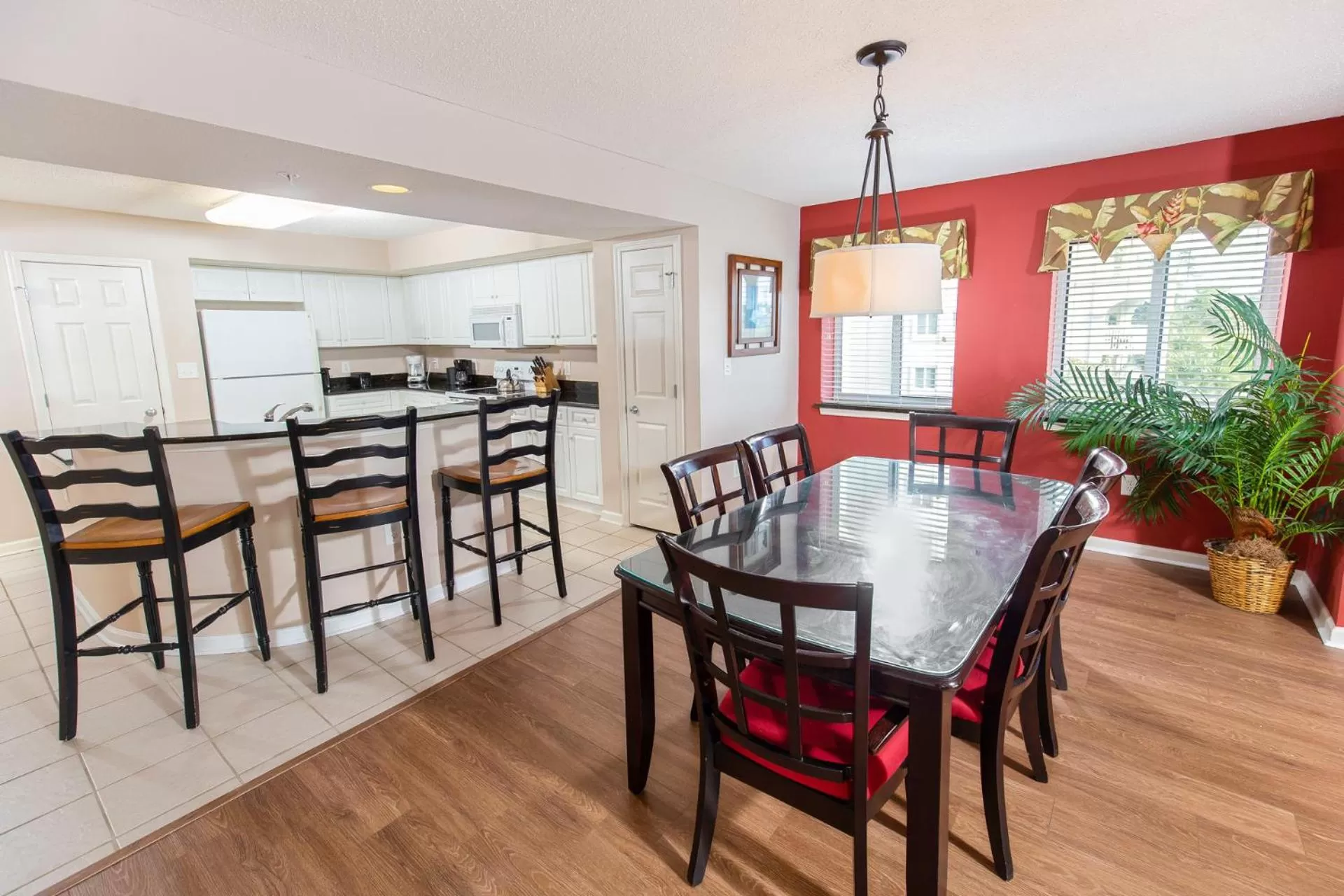Dining area in Barefoot Resort Golf & Yacht Club Villas