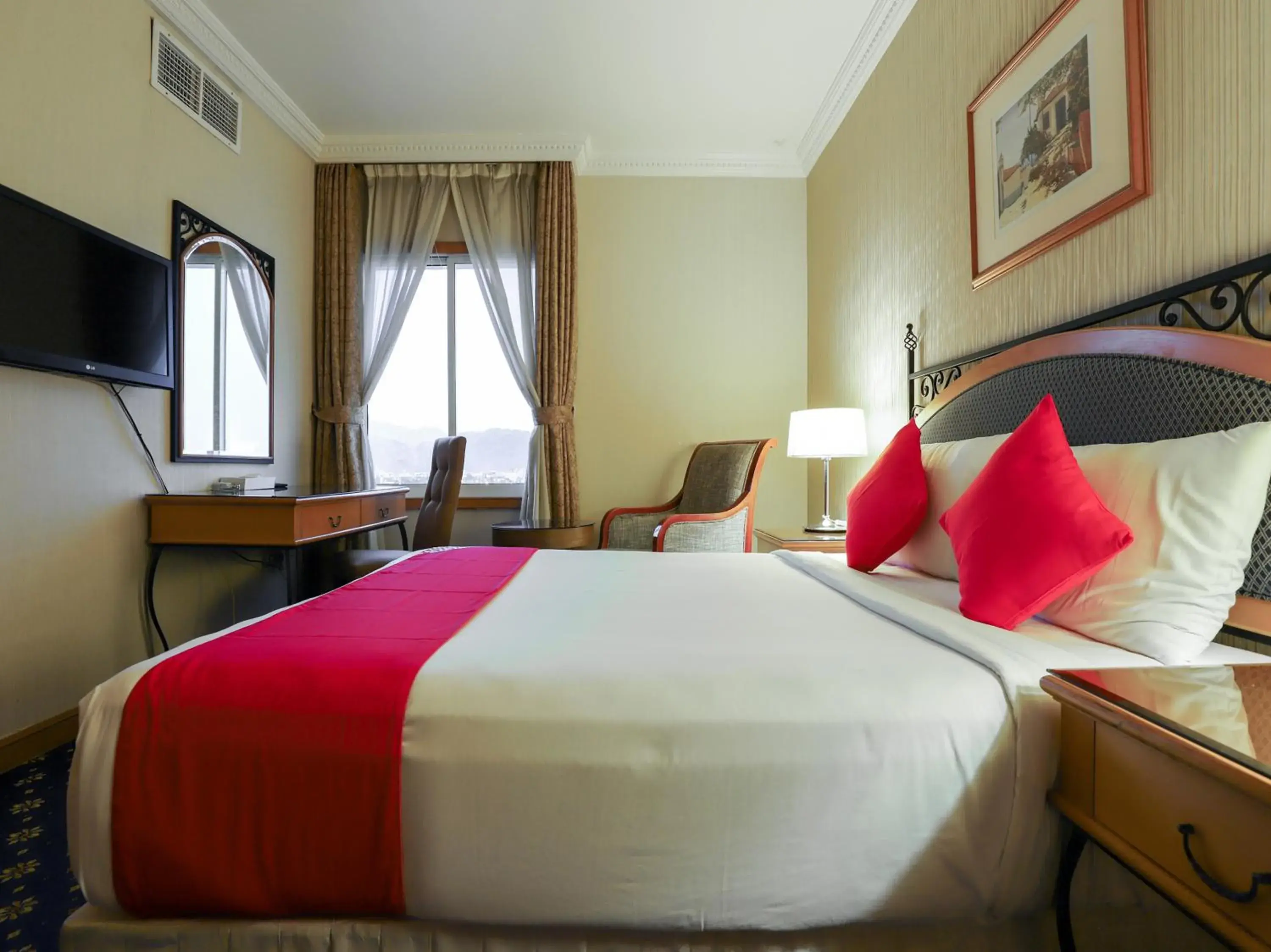 Bedroom, Bed in OYO 328 City Plaza Hotel
