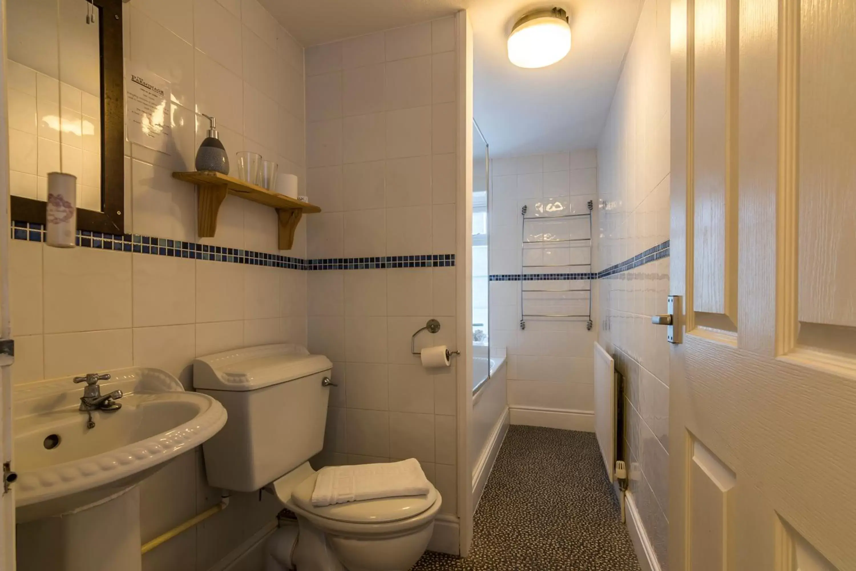 Bathroom in parsonage farm inn