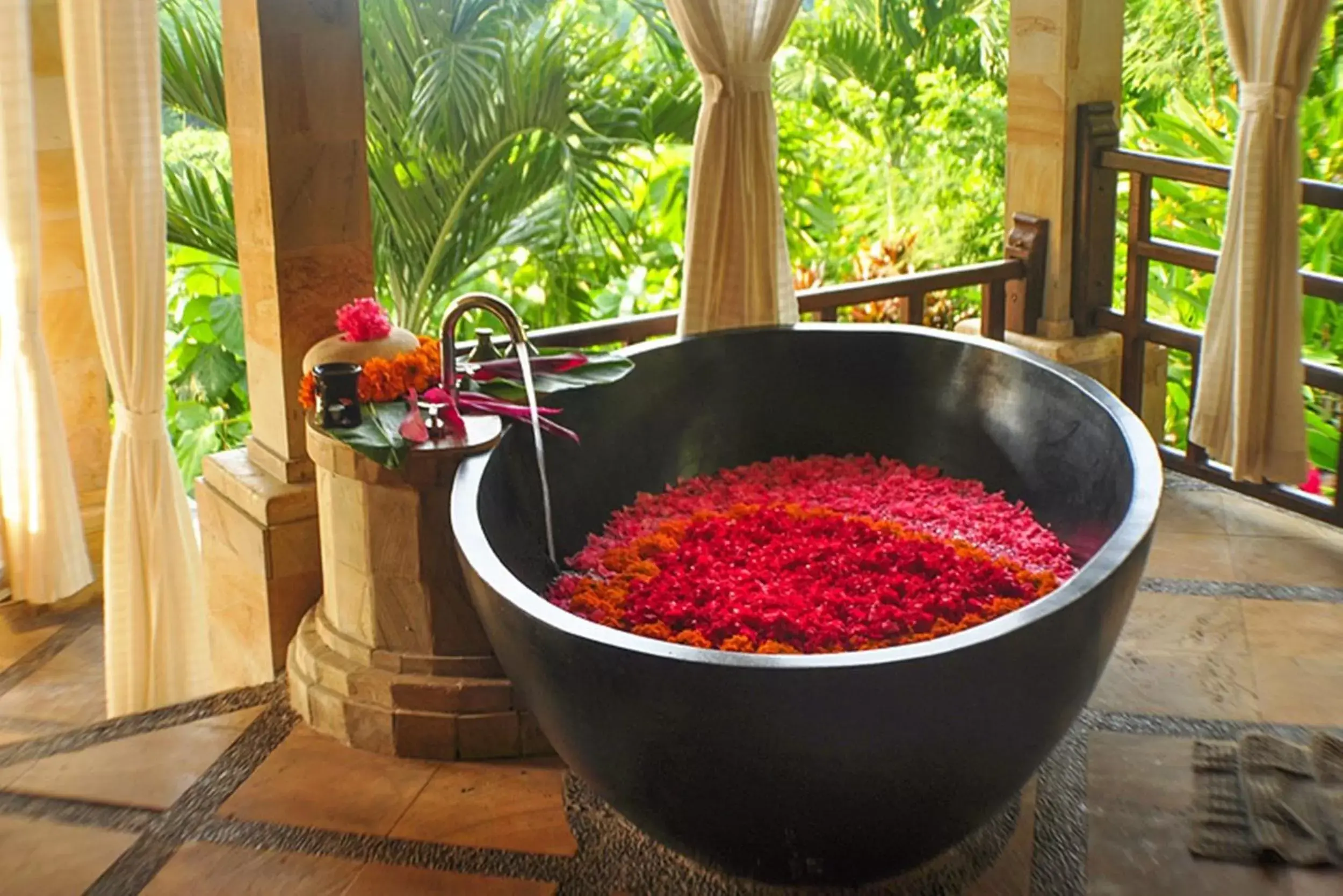 Hot Tub in Puri Mangga Sea View Resort and Spa