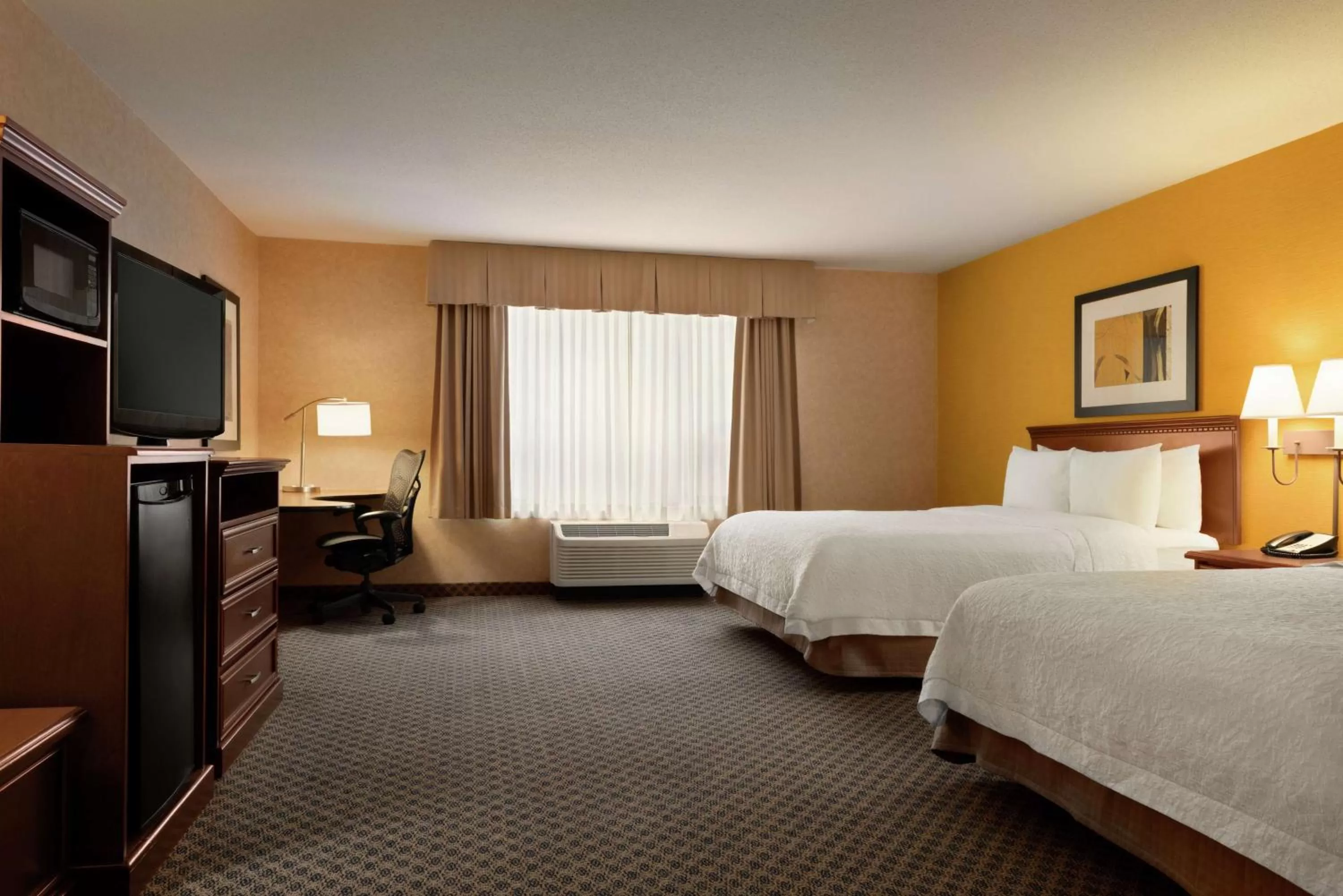 Bedroom, Bed in Hampton Inn & Suites by Hilton Langley-Surrey