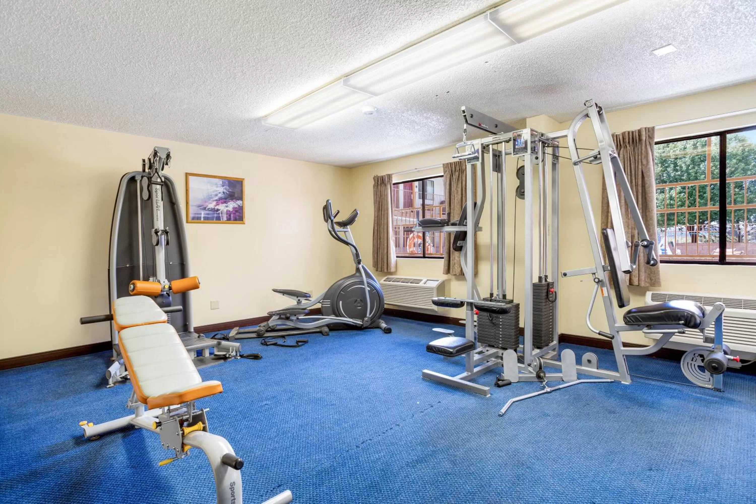 Fitness centre/facilities in Red Roof Inn Gallup