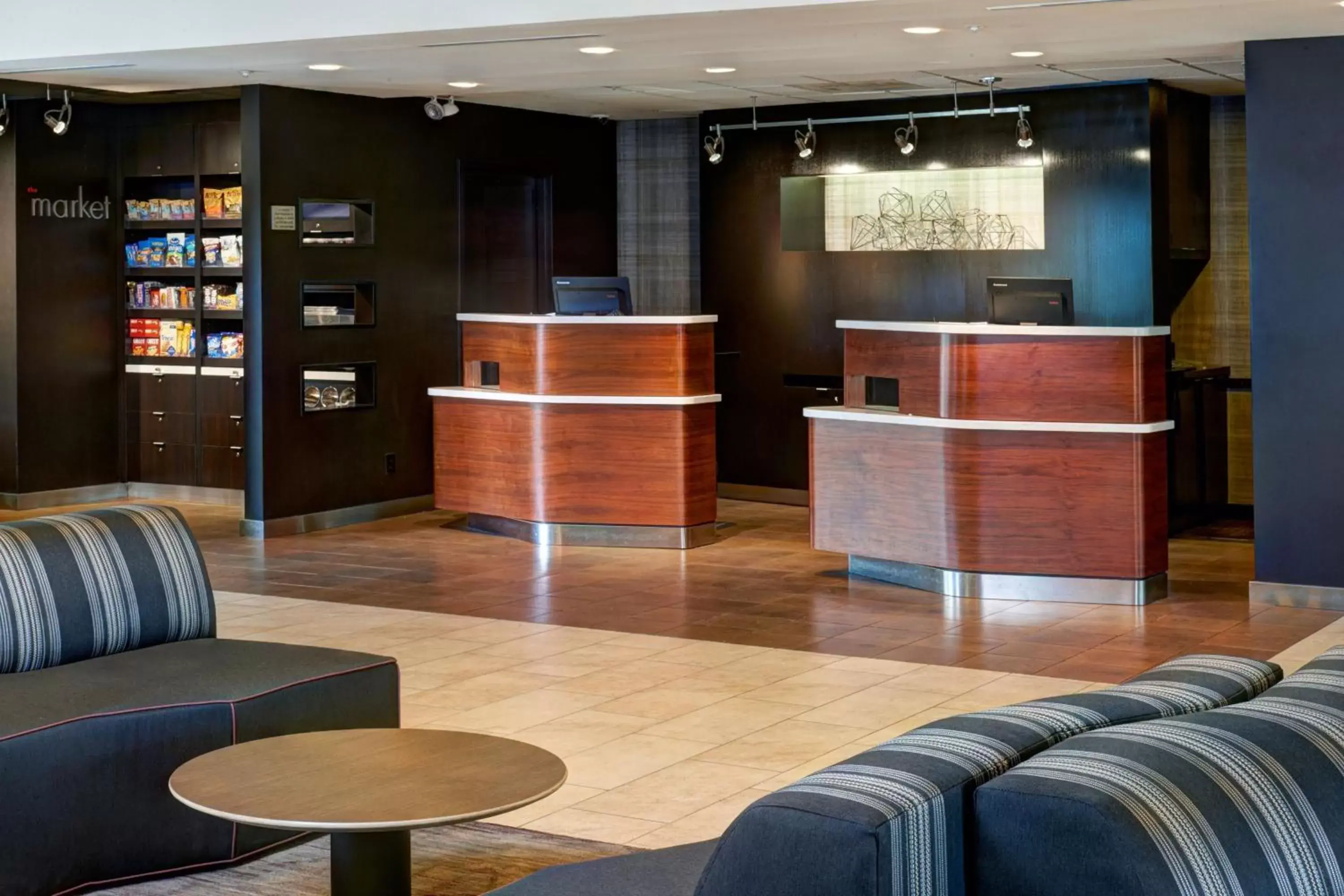 Property building, Lobby/Reception in Courtyard by Marriott Louisville East