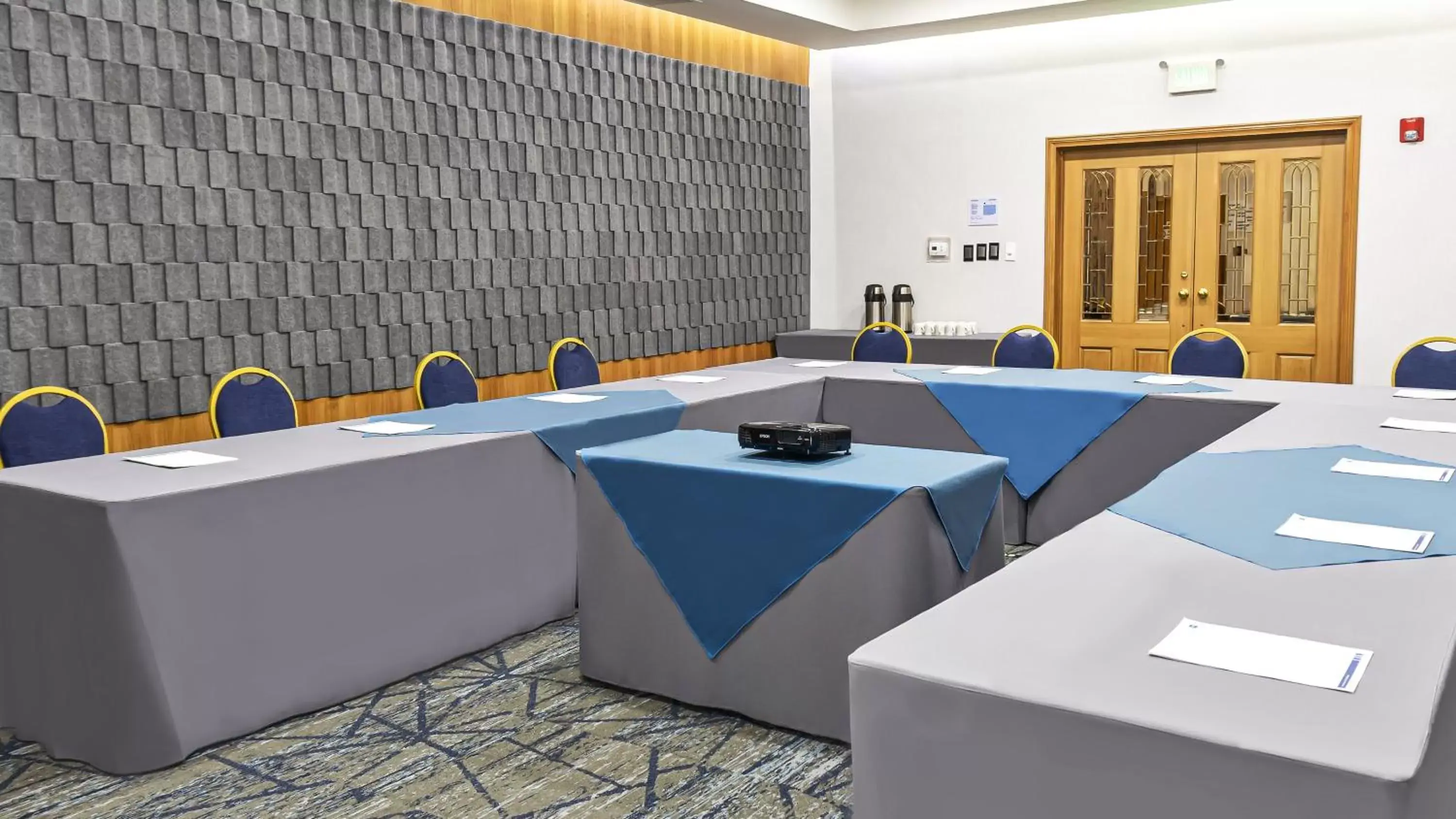 Meeting/conference room in Holiday Inn Express Chihuahua, an IHG Hotel