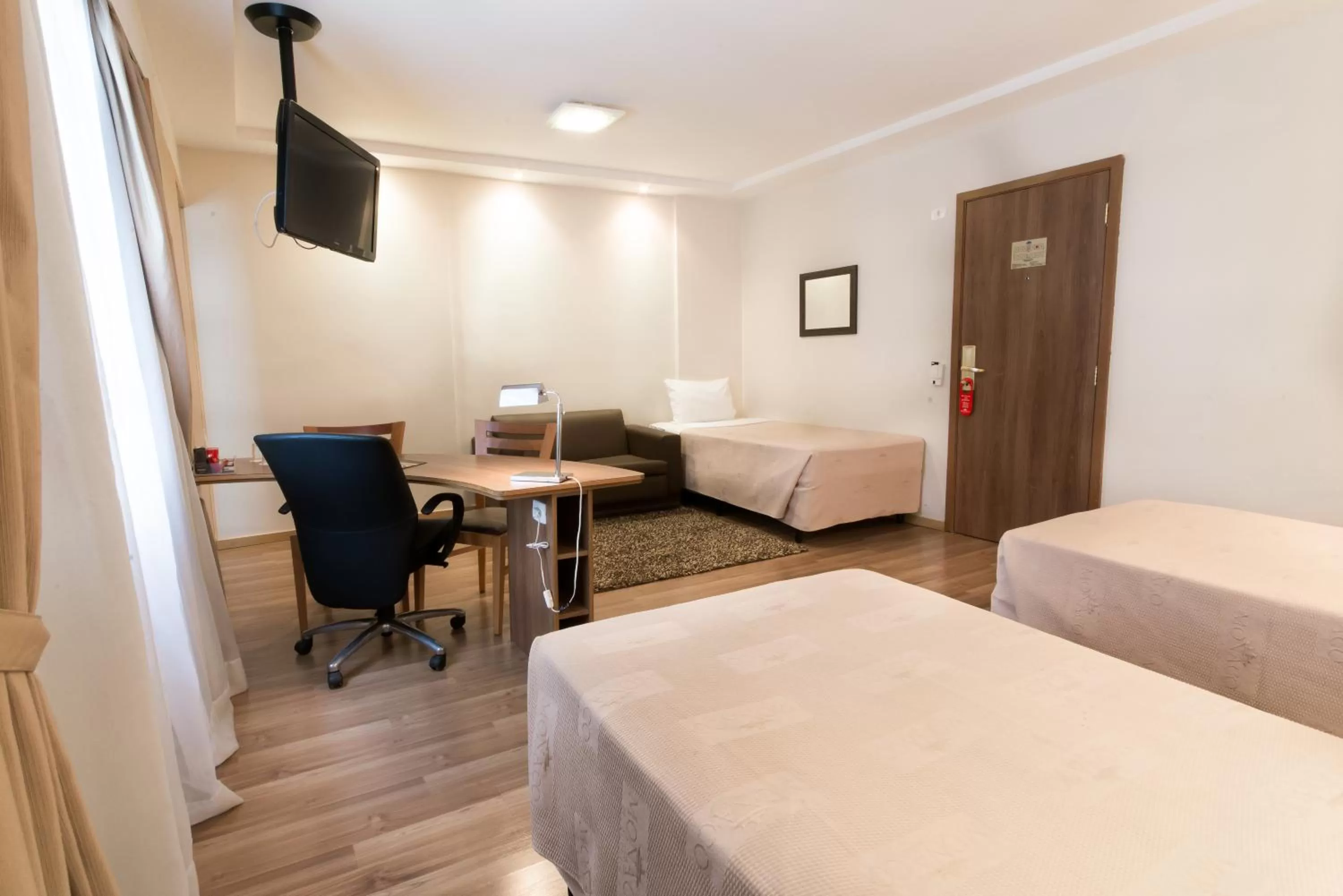 Photo of the whole room, Bed in Summit Hotel Monaco